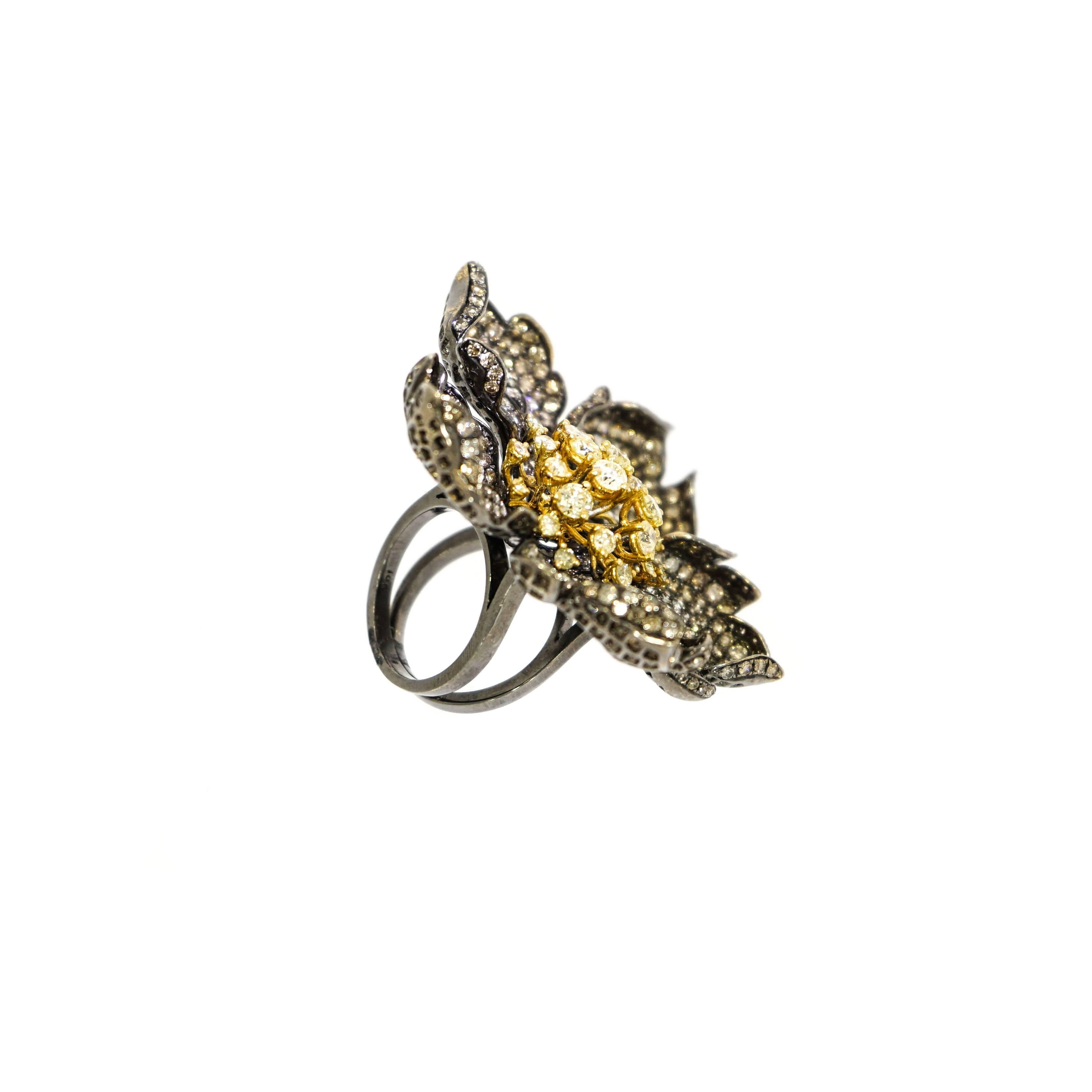 Diamond Pave Flower Ring In New Condition In Greenwich, CT