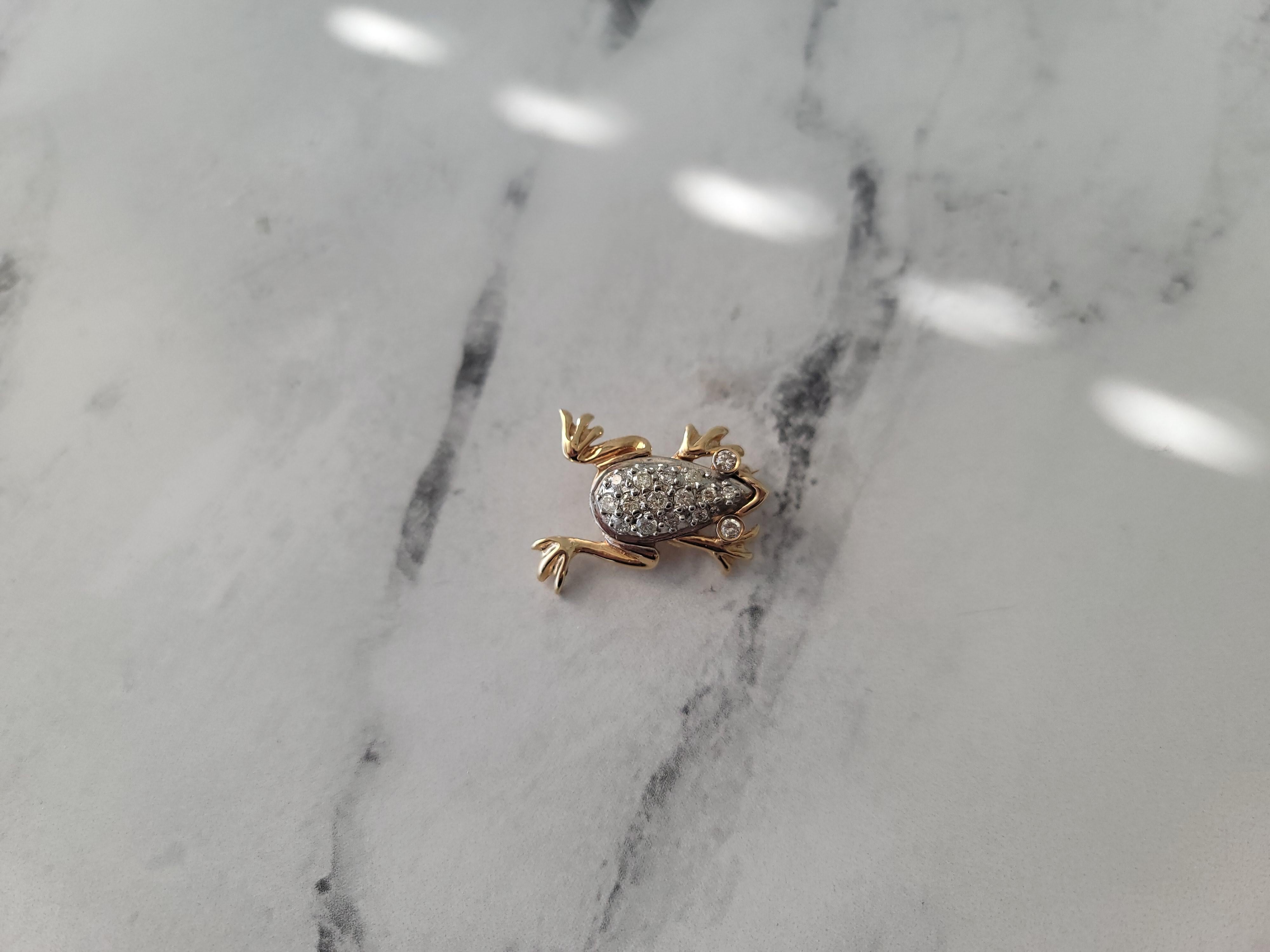 Round Cut Diamond Pave Frog Brooch .54cttw 14k Yellow Gold For Sale