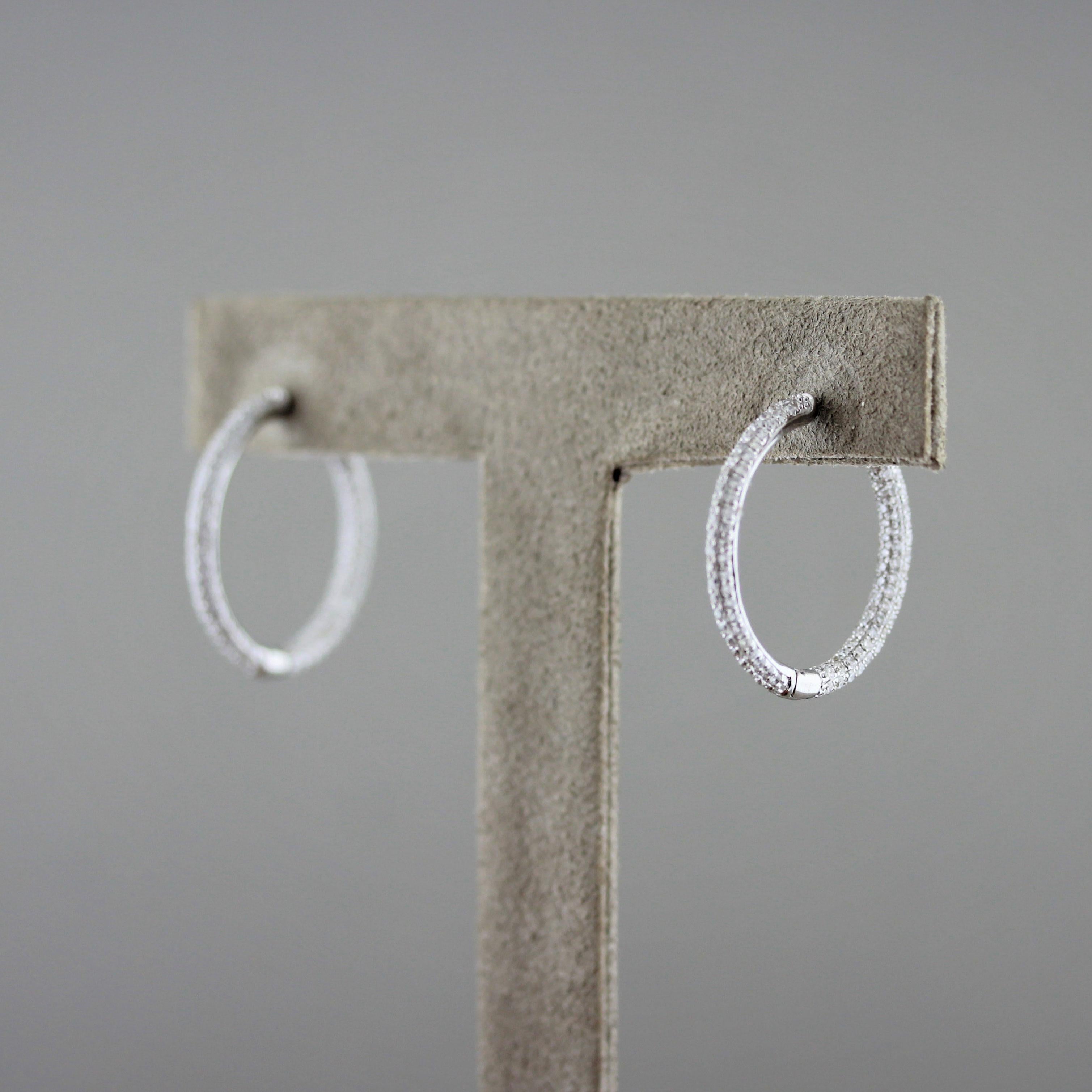 Diamond Pavé Gold Hoop Earrings In New Condition For Sale In Beverly Hills, CA