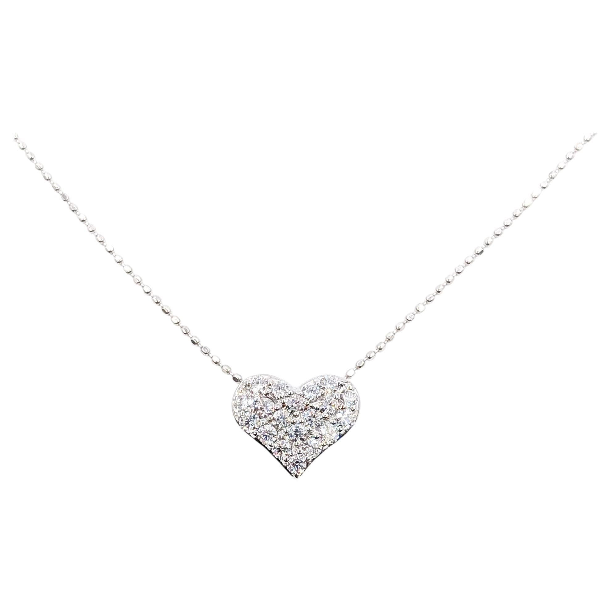 Collier cœur en pavé de diamants, en or blanc 18 carats