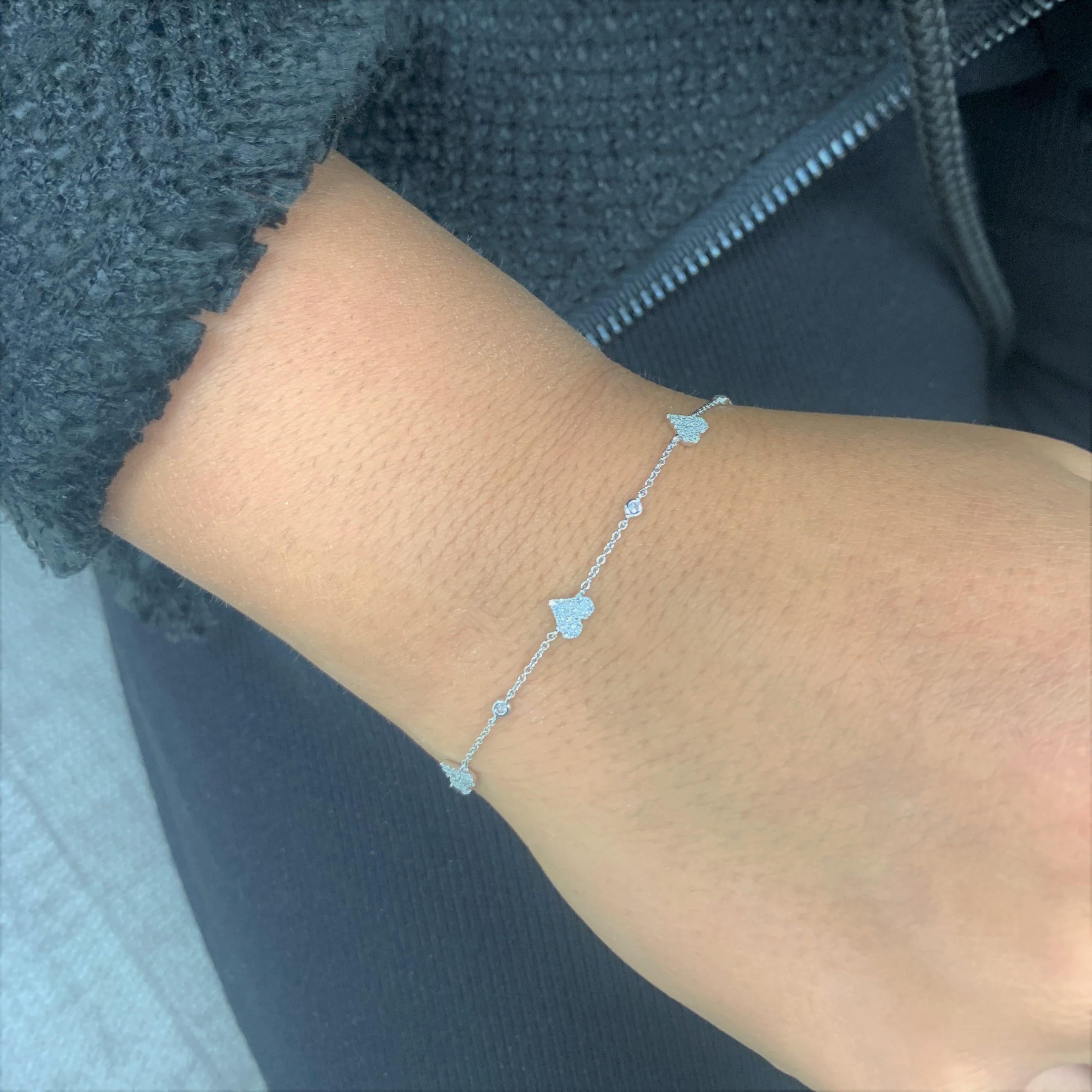 De las mujeres Pulsera de diamantes Pave Heart Station para ella 1/3 TDW 14k, pulsera apilable para mujer en venta