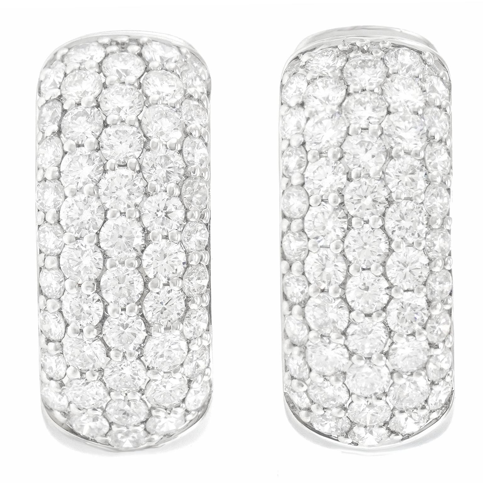 Taille ronde Boucles d'oreilles diamantées en vente