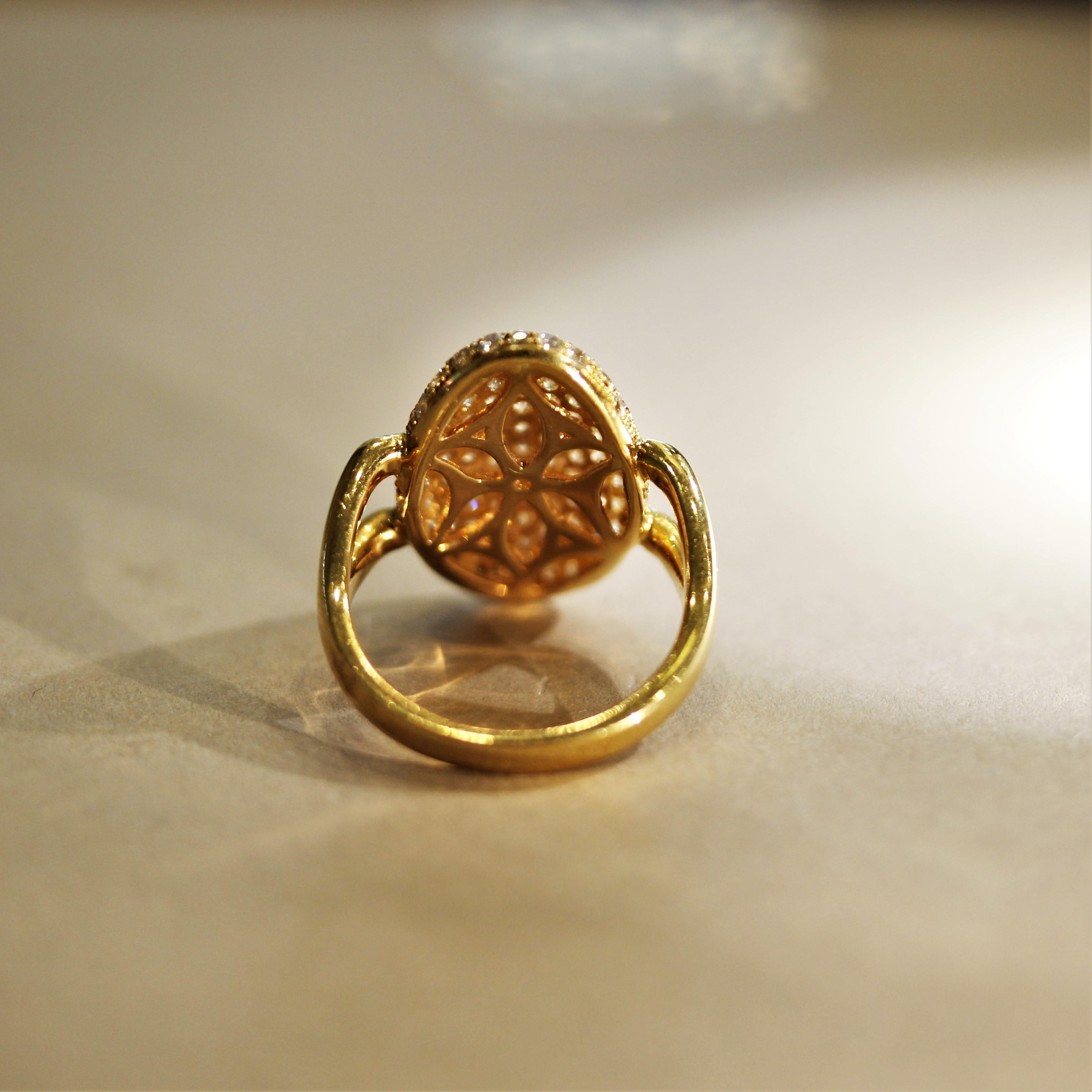 Diamond Pave Navette-Style Gold Ring In New Condition For Sale In Beverly Hills, CA
