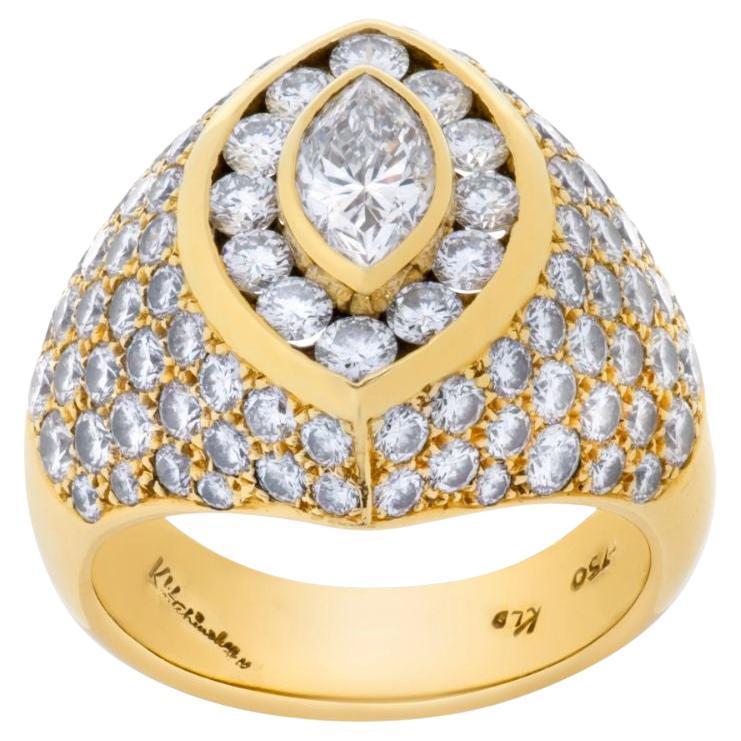 Bague pavée de diamants en or jaune 18 carats. 4 carats de diamants  en vente