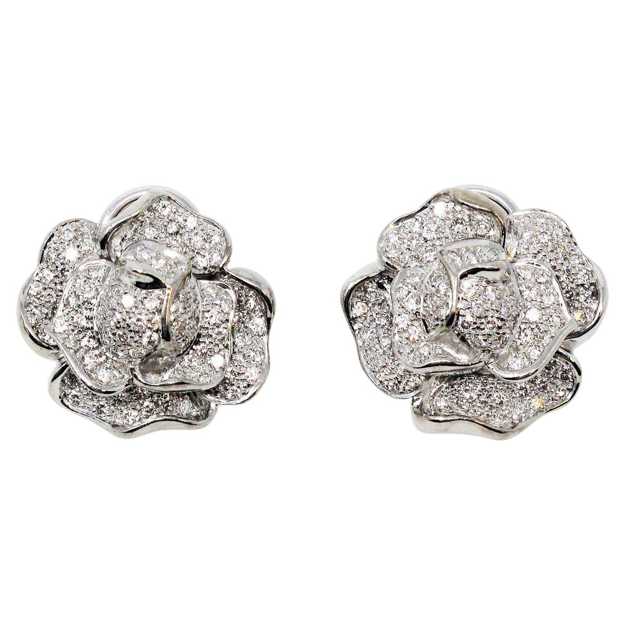 Boucles d'oreilles percées 3D en or blanc 18 carats avec fleurs roses pavées de diamants 1,53 carat