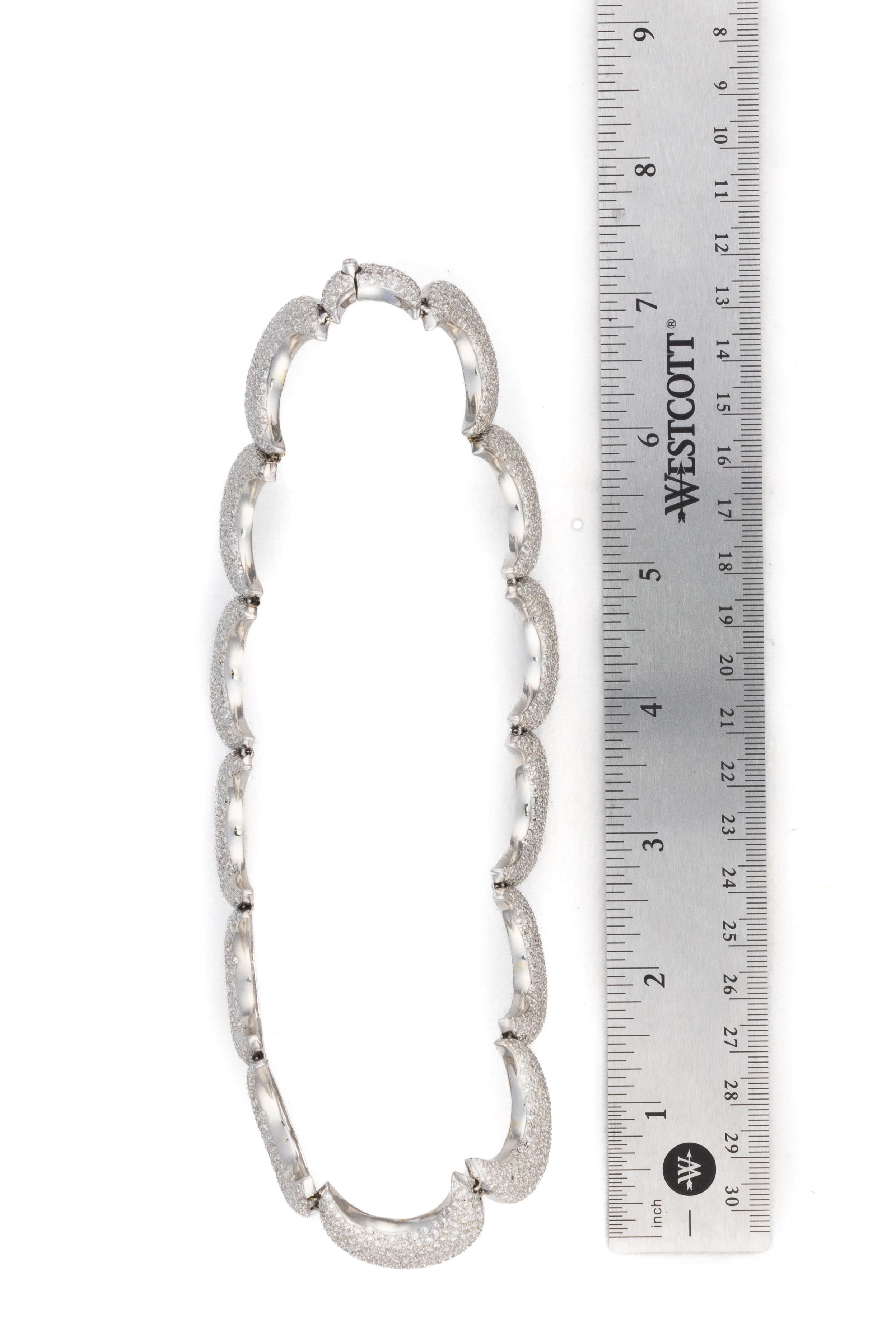 Round Cut Diamond Pavé Scalloped Collar Necklace For Sale