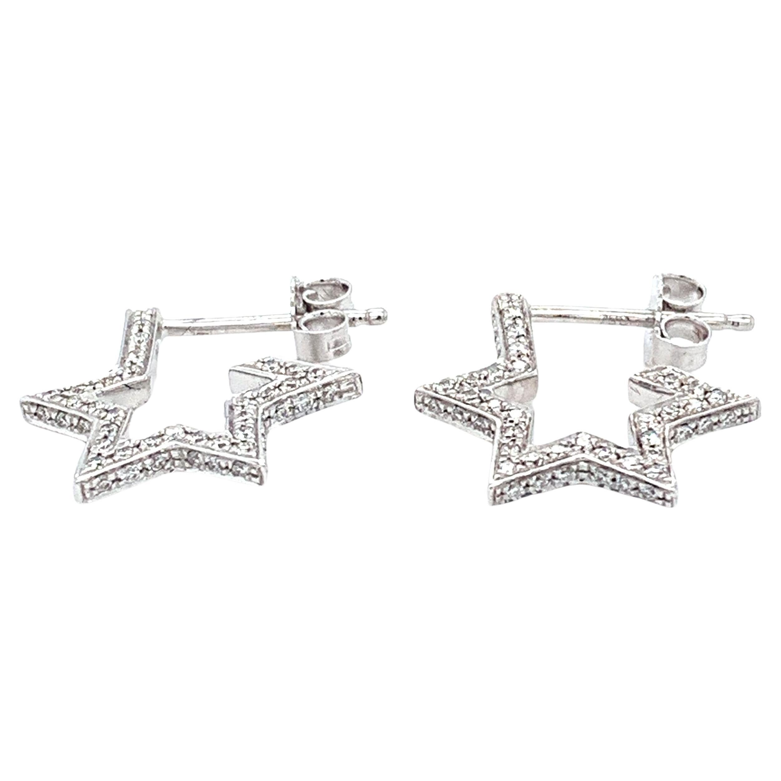 Clous d'oreilles art déco en or blanc 18 carats avec étoiles pavées de diamants