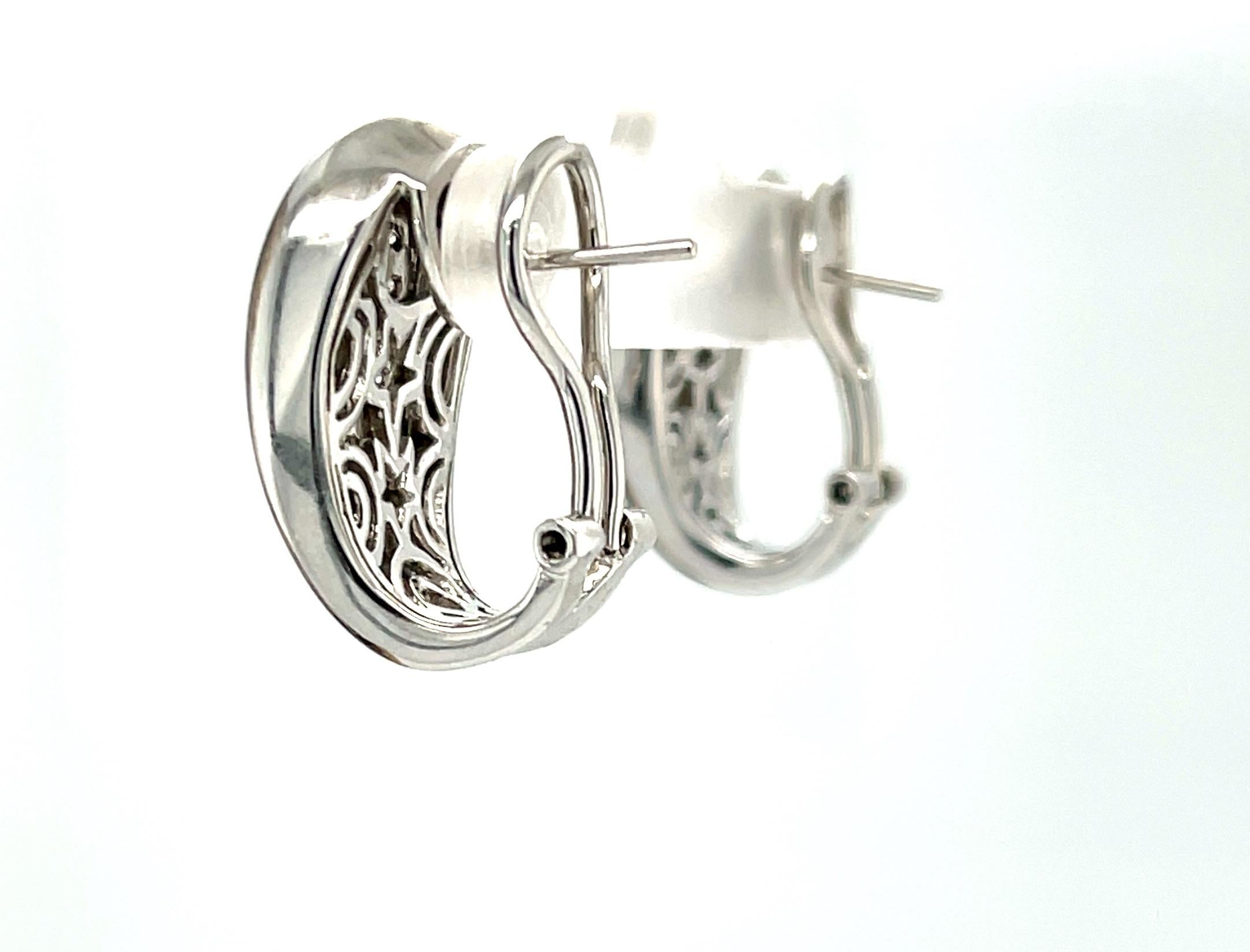Diamond Pave Italian Horseshoe Design French Clip Earrings in White Gold In New Condition For Sale In Los Angeles, CA