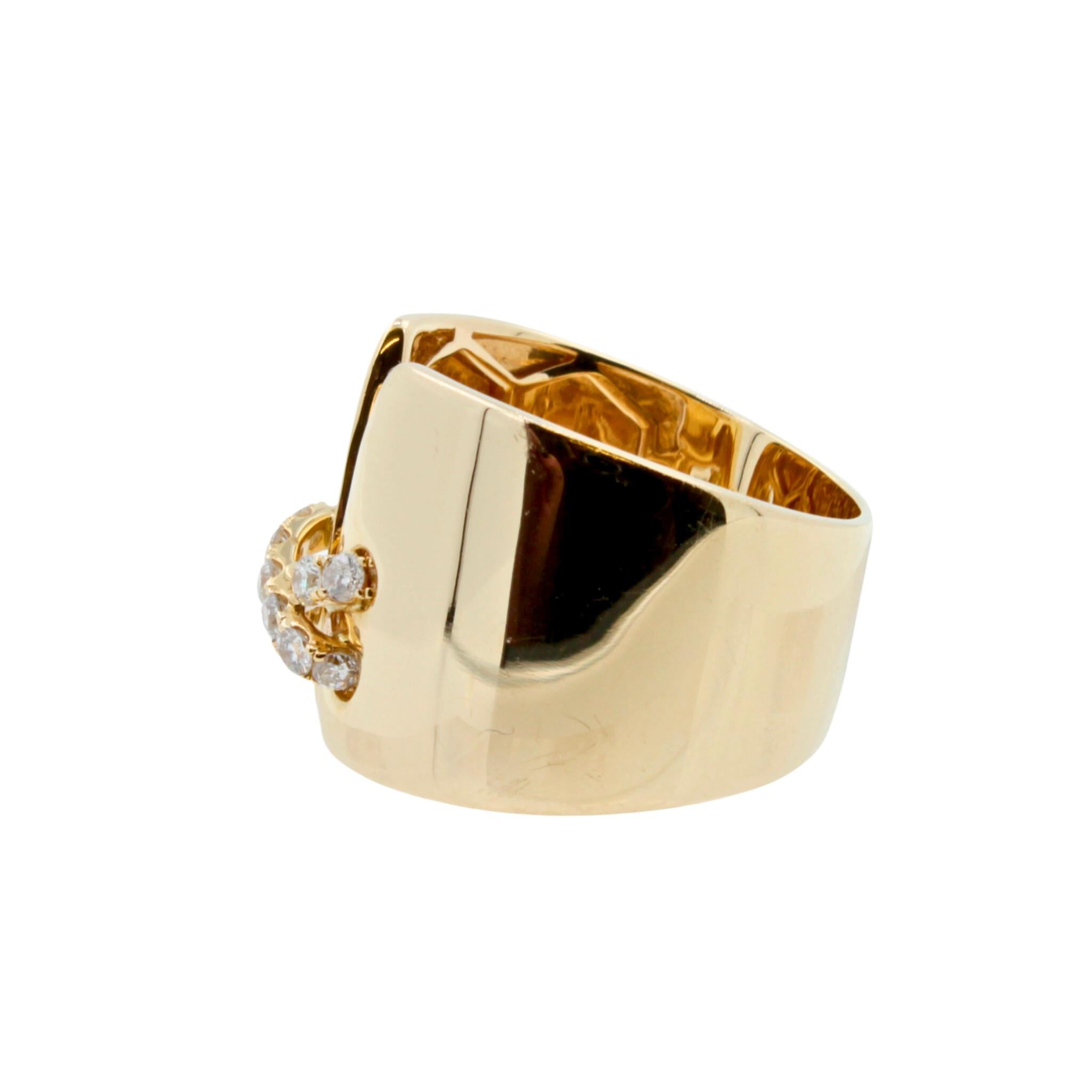Diamant Pave Breiter X Kreuz Chunky Cocktail Siegelband 14 Karat Gelbgold Ring (Rundschliff) im Angebot