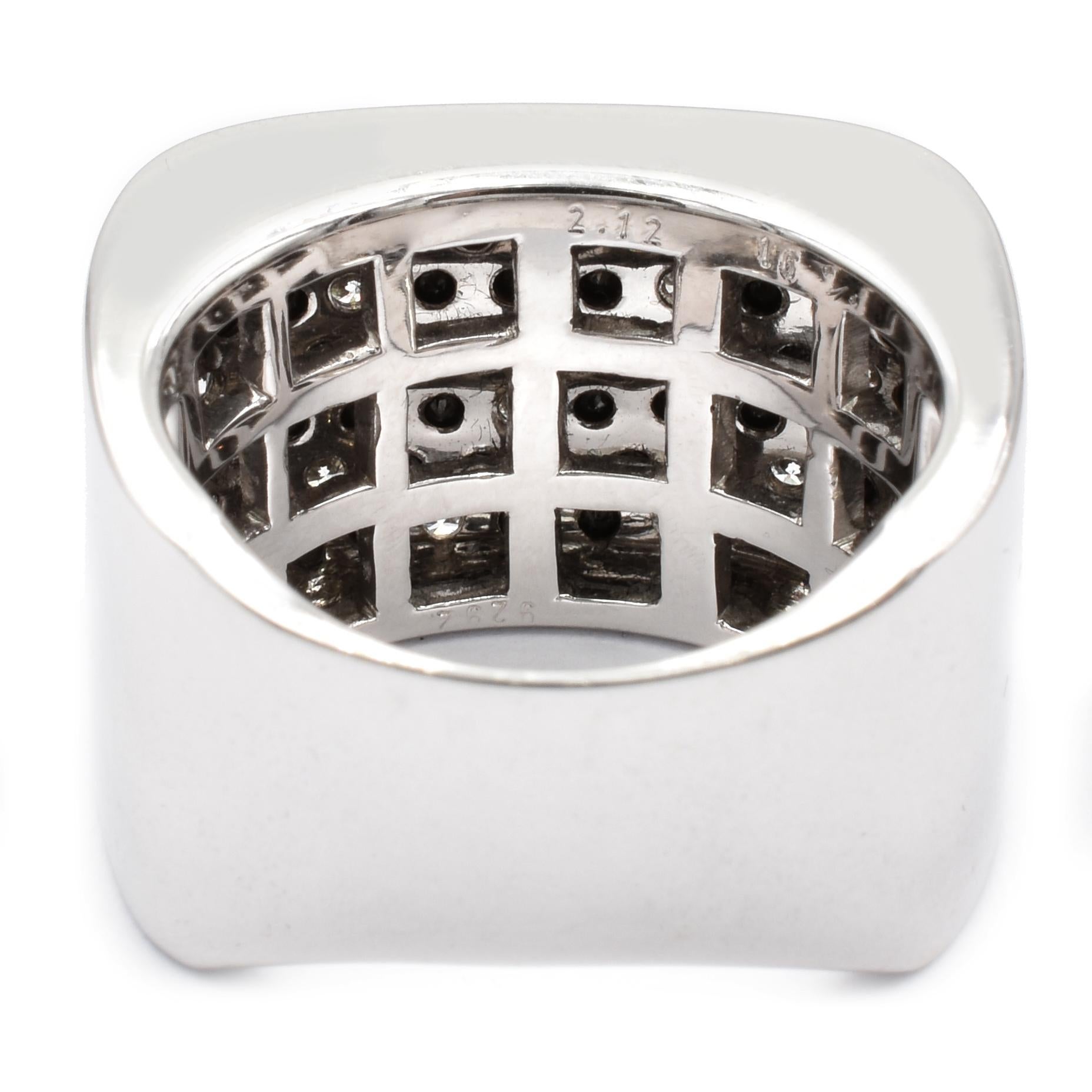 Diamond Paveè Black and White Gold Square Ring Made in Italy In New Condition In Valenza, AL