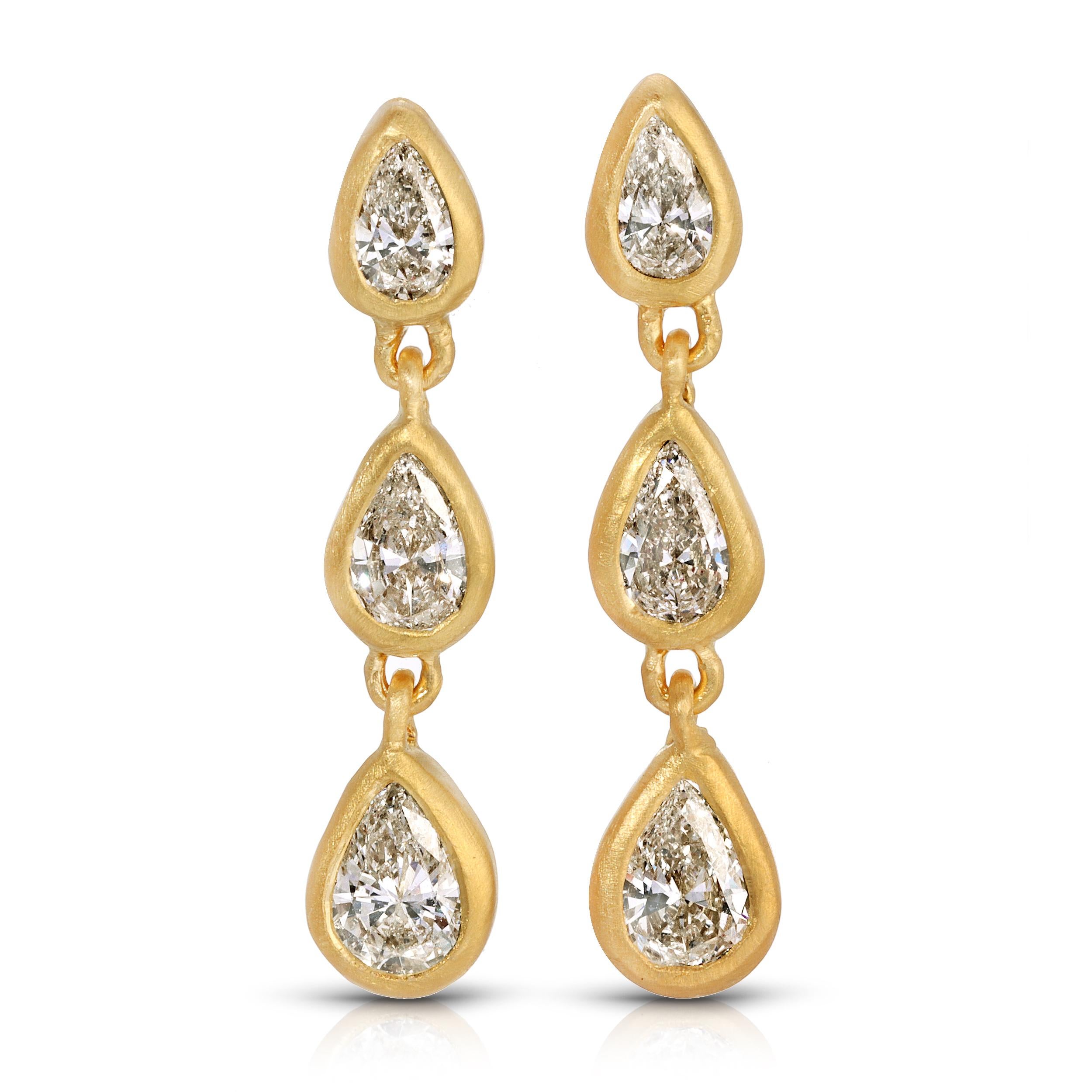 18k yellow gold dangle pear earrings