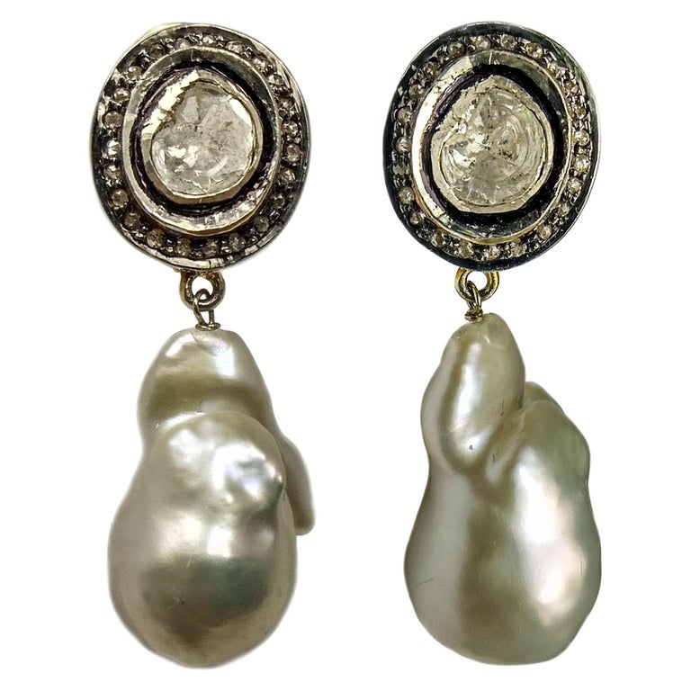 Maharaja 1.50 Carats Fancy cut Diamond Dangling Earrings For Sale
