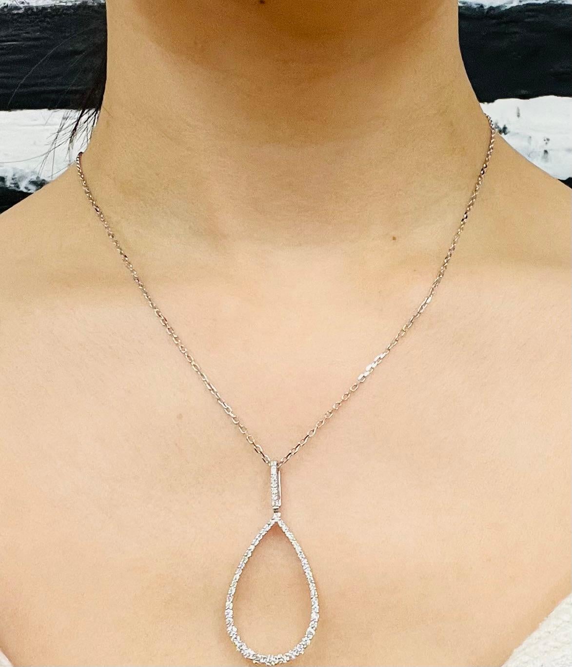 Collana con ciondolo a pera con diamanti, oro bianco 14 carati in vendita 1