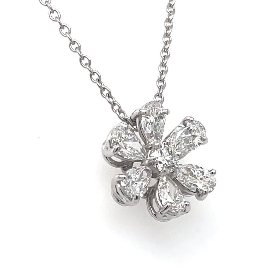 Diamant-Birnenform und runde Blume Anhänger 2,59 Karat E-F Farbe Platin mit GIA

Die Birnenform wiegt 0.38ct. E Farbe  VS1 Klarheit
Mit GIA-Zertifikat # 2444197827

Die Birnenform wiegt 0.35ct. E Farbe  VS1 Klarheit
Mit GIA-Zertifikat Nr.