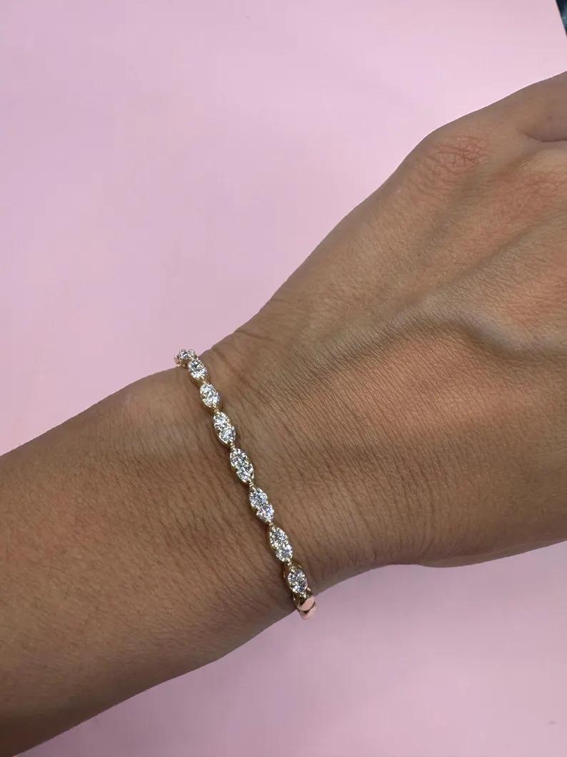 Women's Diamond Pear Shape Link Tennis Bracelet 1.14 Carats 14 Karat Yellow Gold 7 Grams For Sale