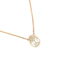 Colgante Bisel Solitario Diamante Forma Pera Oro Amarillo 14 Kilates 1,45 Quilates