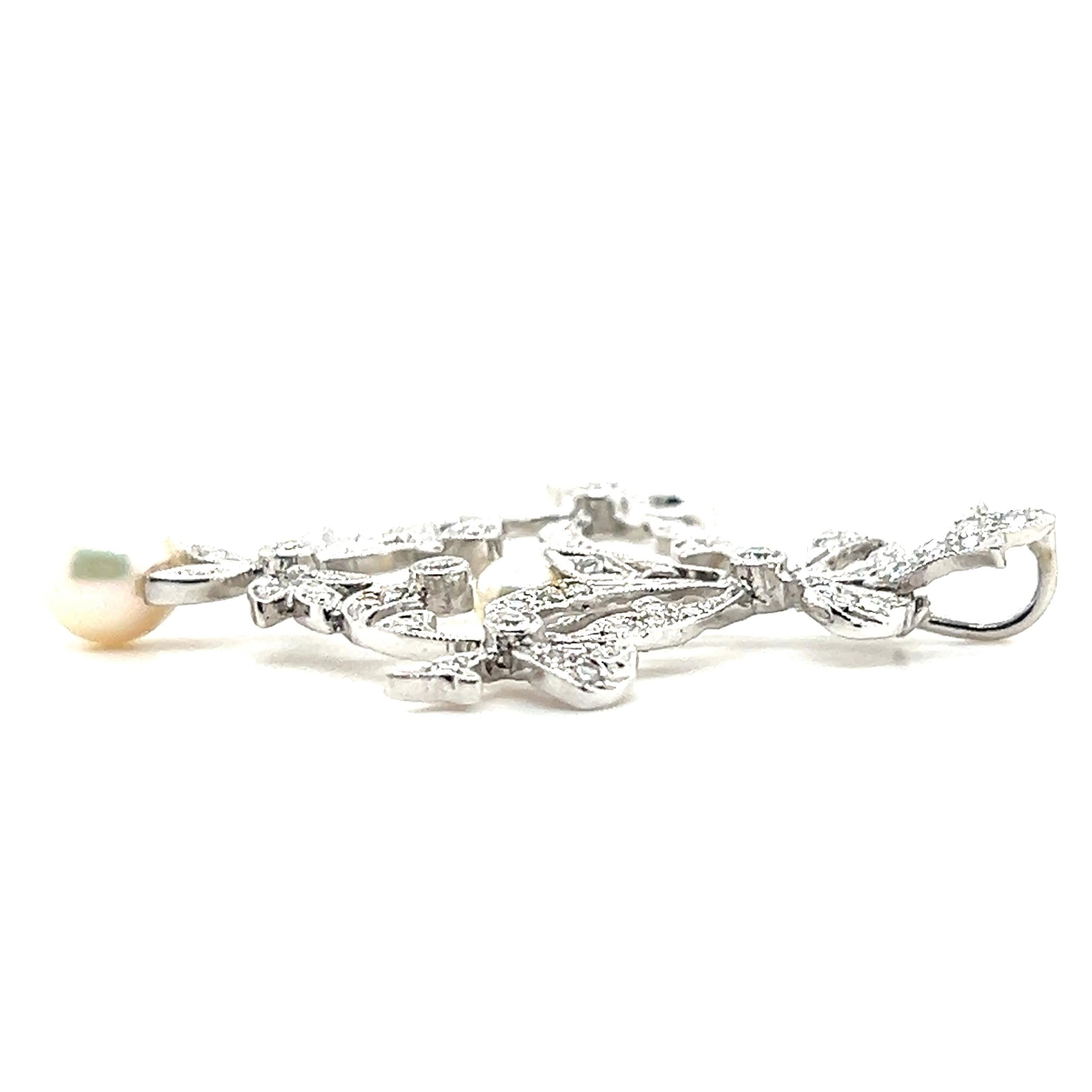 Pendentif de reproduction édouardienne en diamant, perle et or blanc 18k Bon état - En vente à Towson, MD