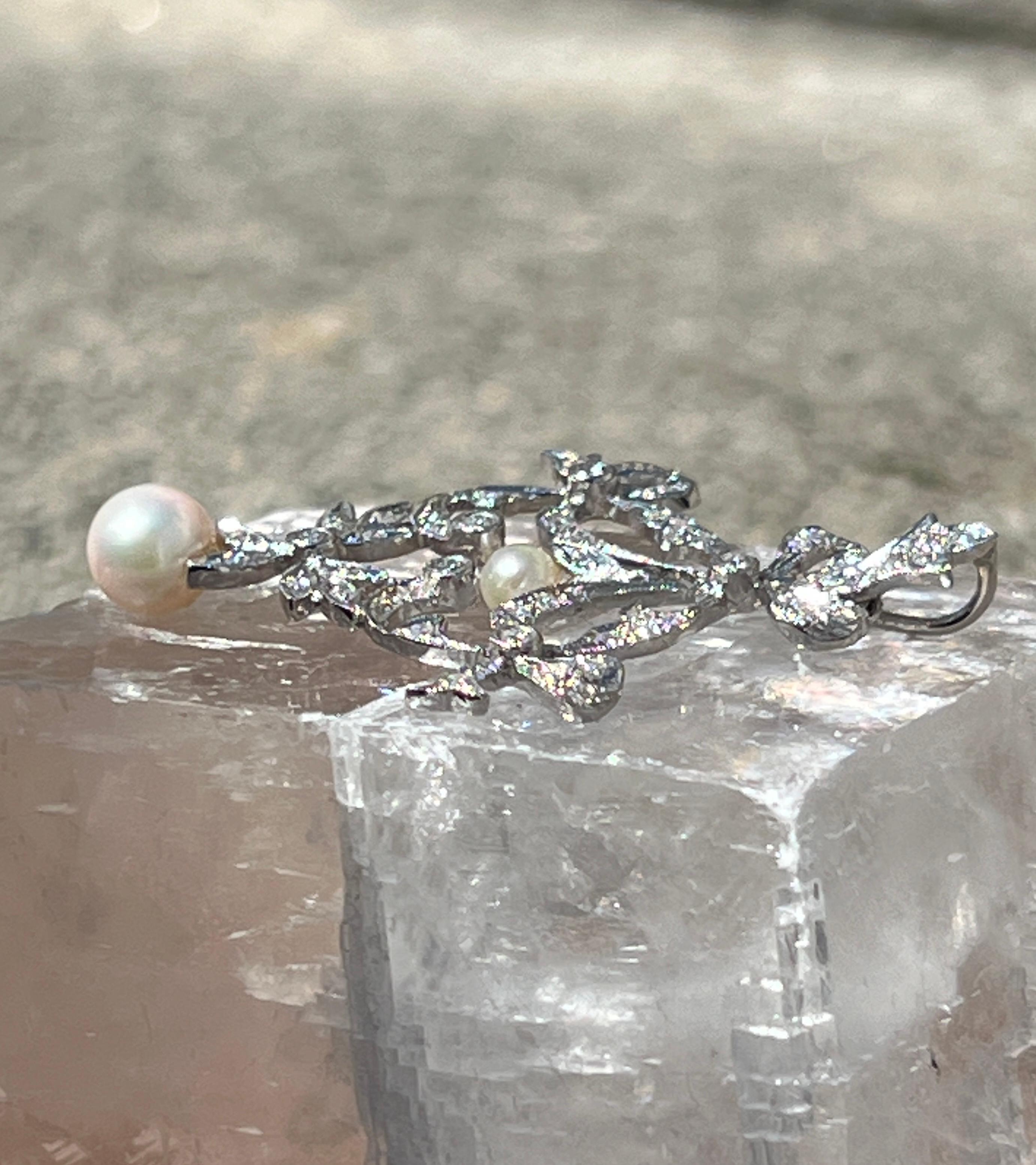 Pendentif de reproduction édouardienne en diamant, perle et or blanc 18k en vente 2