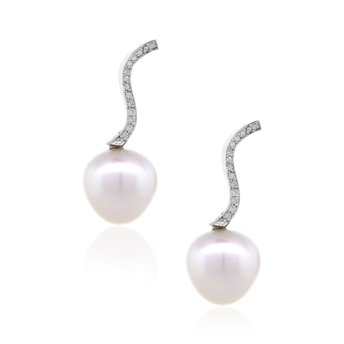 Donna Orecchini con diamanti e perle in vendita