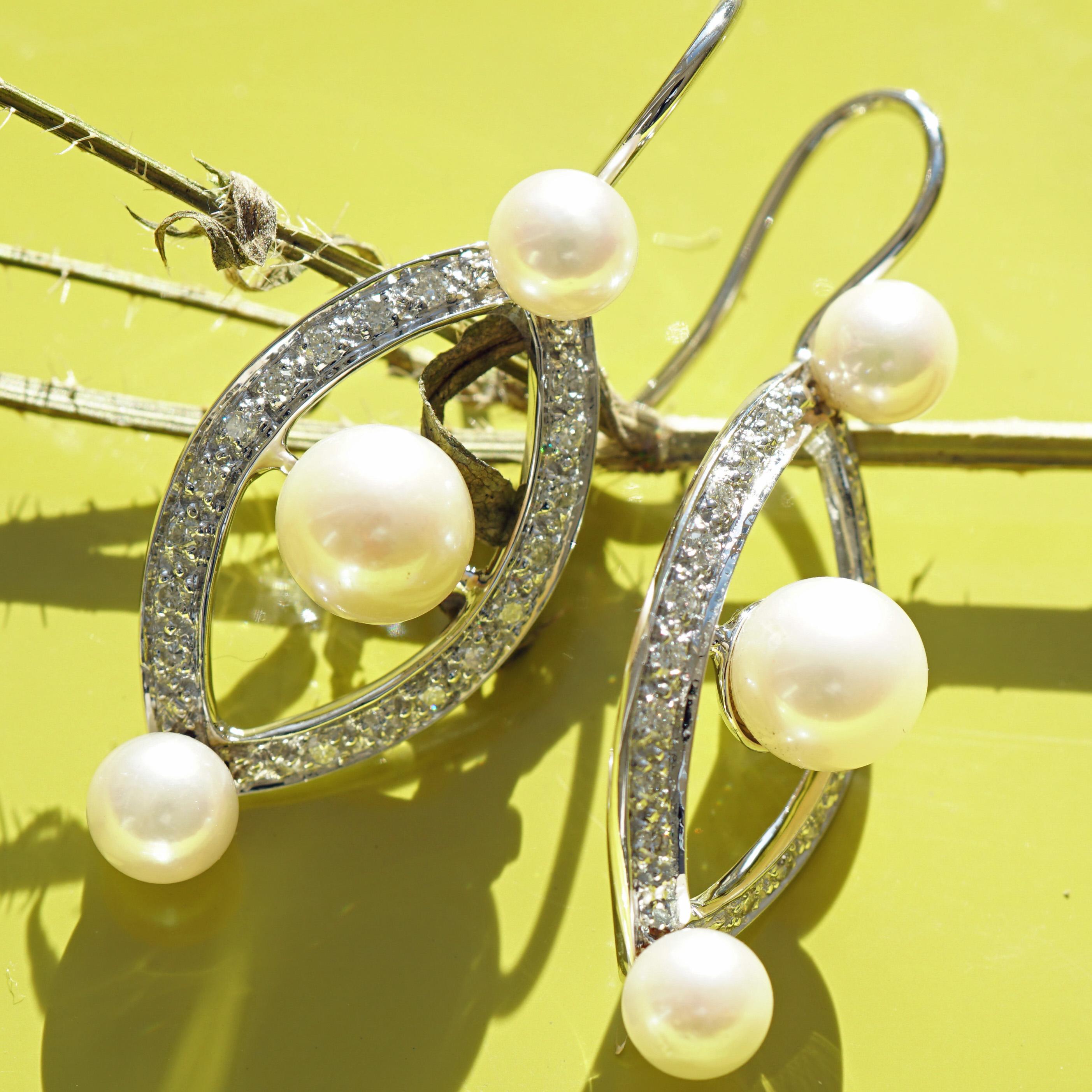 Diamond Pearl Earrings 0.44 ct W VS 7 grams 18 kt White Gold Ellipse Revoire For Sale 7