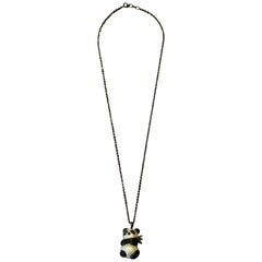Collier pendentif panda en or avec diamants et perles