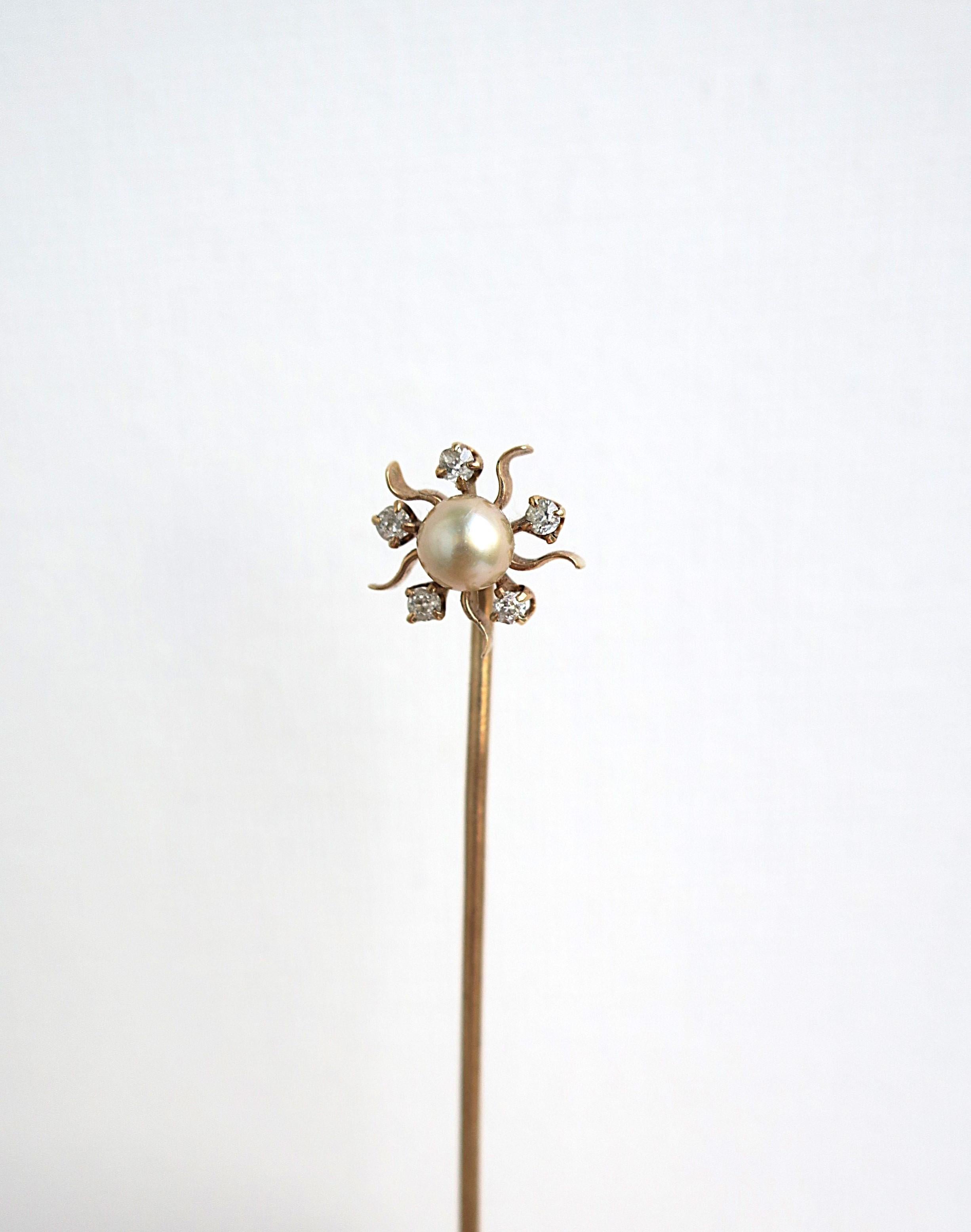 Round Cut Diamond Pearl Gold Stickpin For Sale
