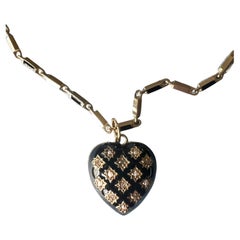 Collana con cuore di perle e diamanti Smalto nero placcato oro Stile vittoriano