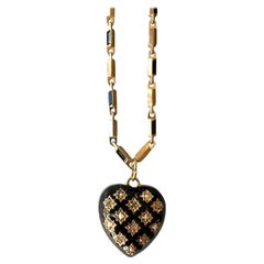 Collana con cuore di perle e diamanti Smalto nero placcato oro Stile vittoriano