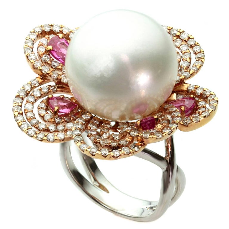 Diamond Pearl Pink Sapphire White and Rose Gold Flower Ring For Sale at 1stDibs