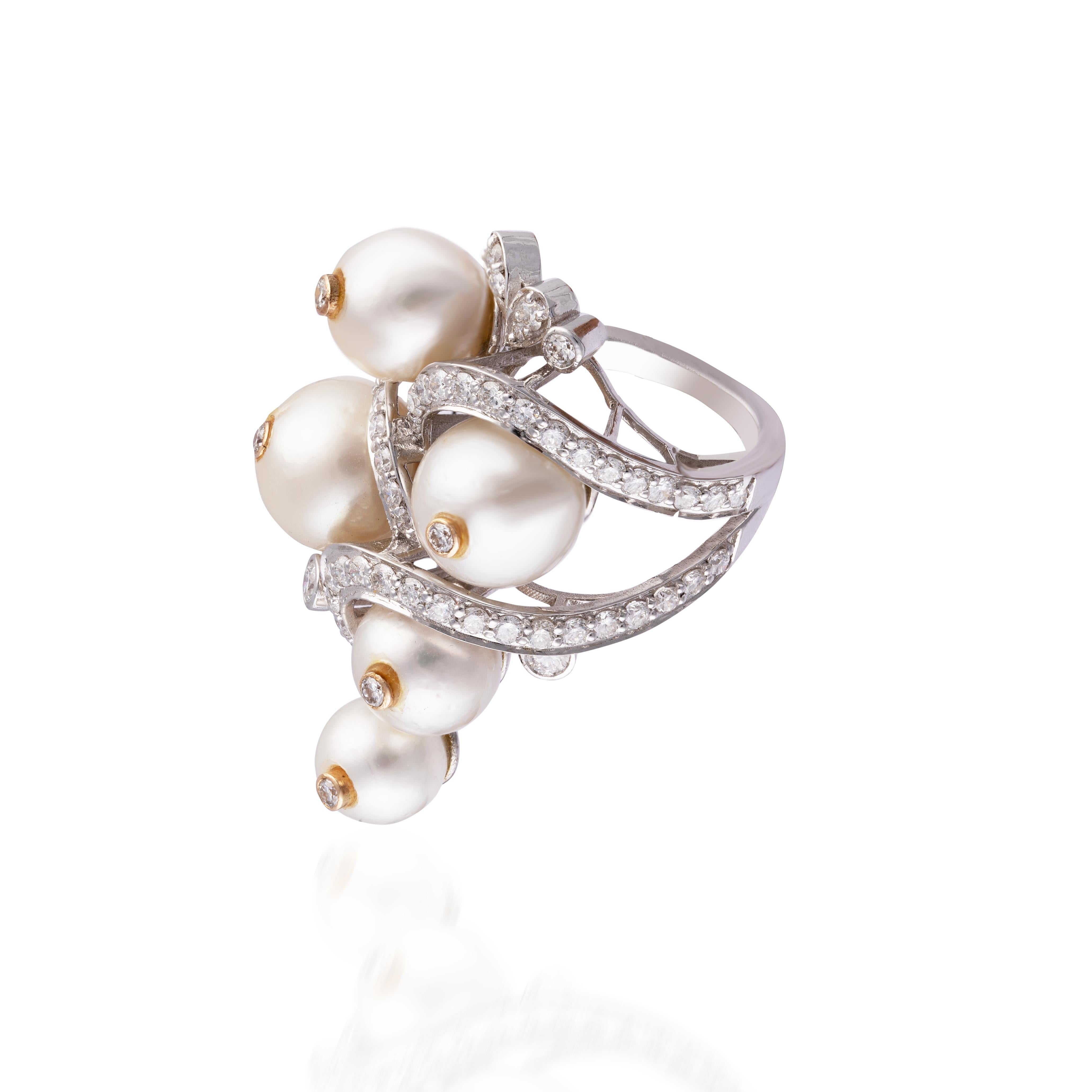 14k gold Diamond Pearl Ring In New Condition In New York, NY