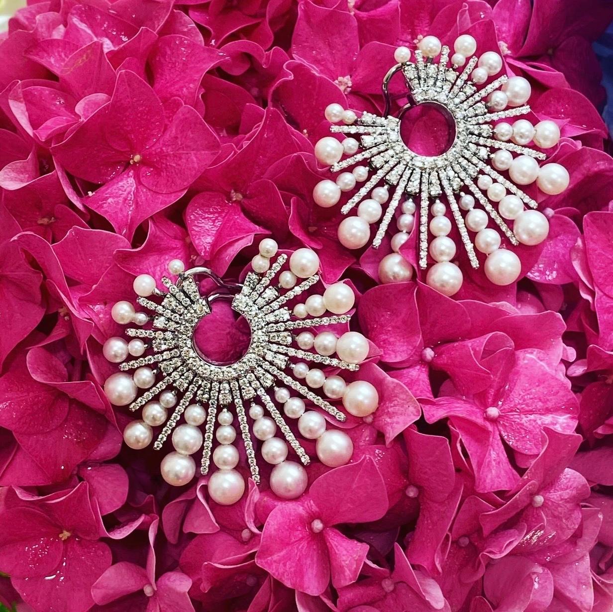 Diamond Pearl Spoke 18 Karat Incredible Earrings In New Condition In New York, NY