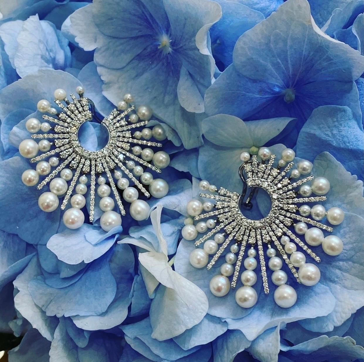 Women's or Men's Diamond Pearl Spoke 18 Karat Incredible Earrings
