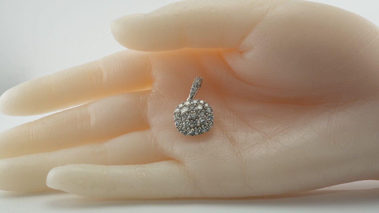 Pendentif diamant 14K or blanc 1.74 cts TDW Hallmarked M en vente 4