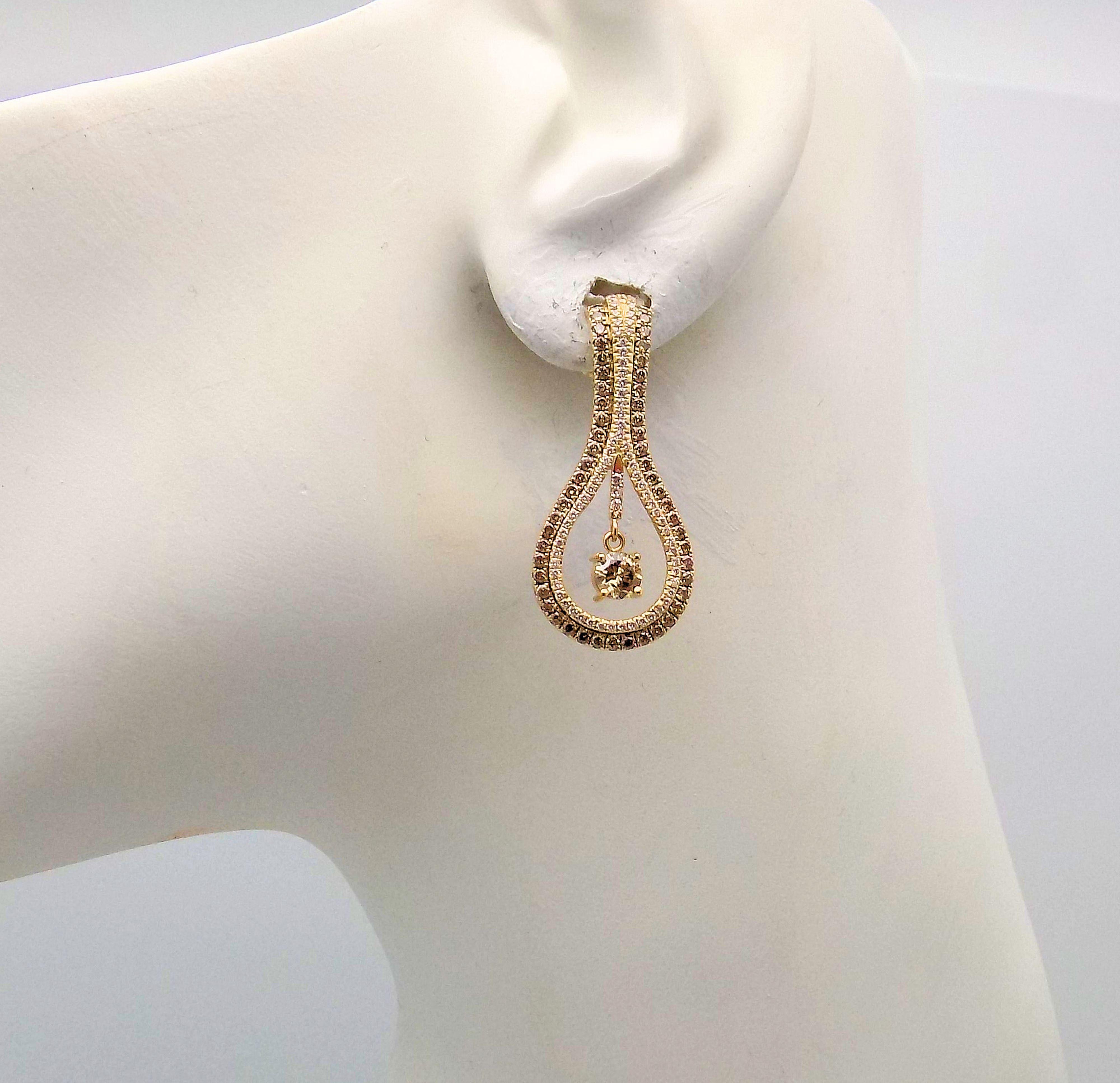 Women's Diamond Pendant and Earrings Set For Sale