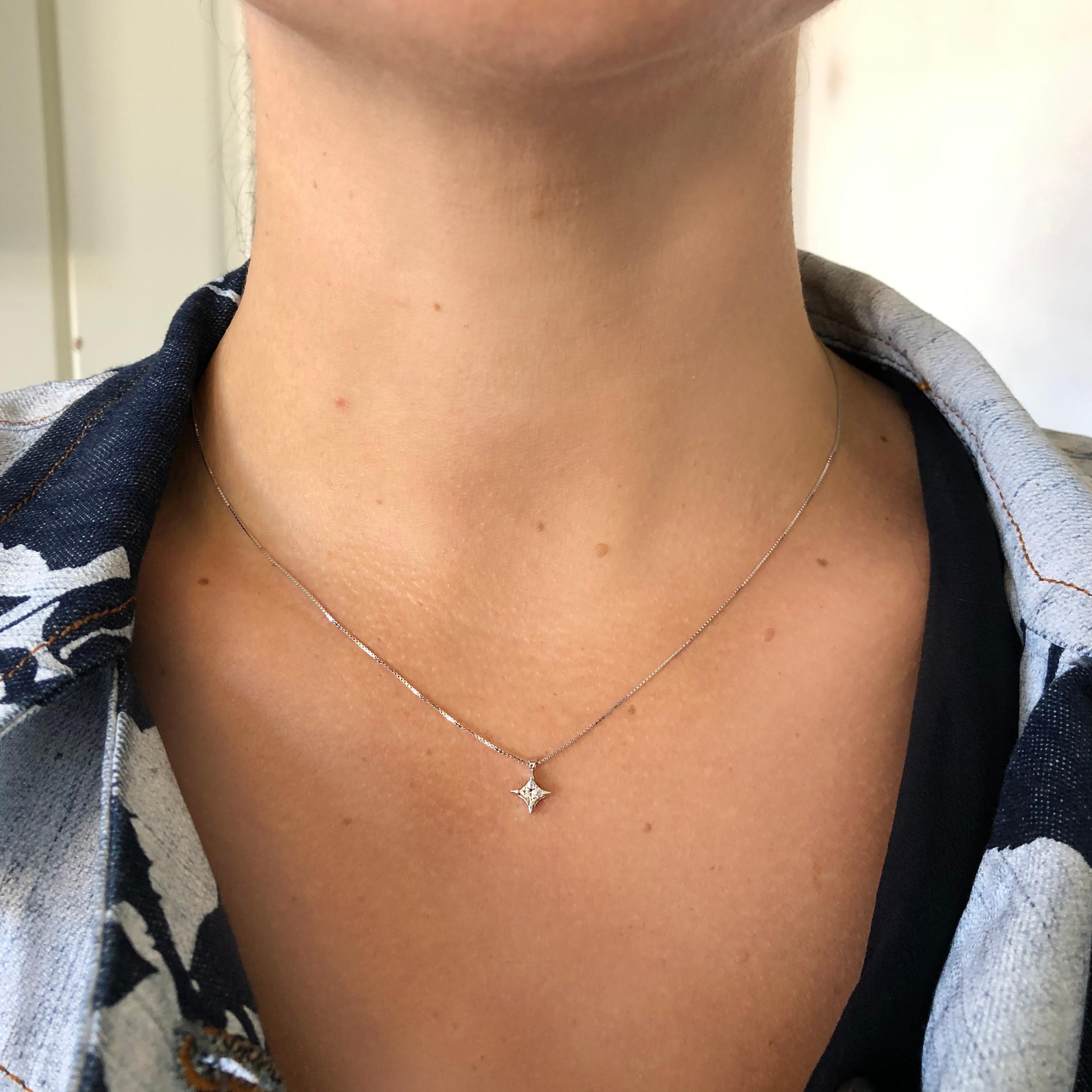 Artisan Natural 0.20 Carat Diamond set in 18Kt White Gold Chained Pendant Necklace