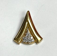 Diamond Pendant in Yellow Gold