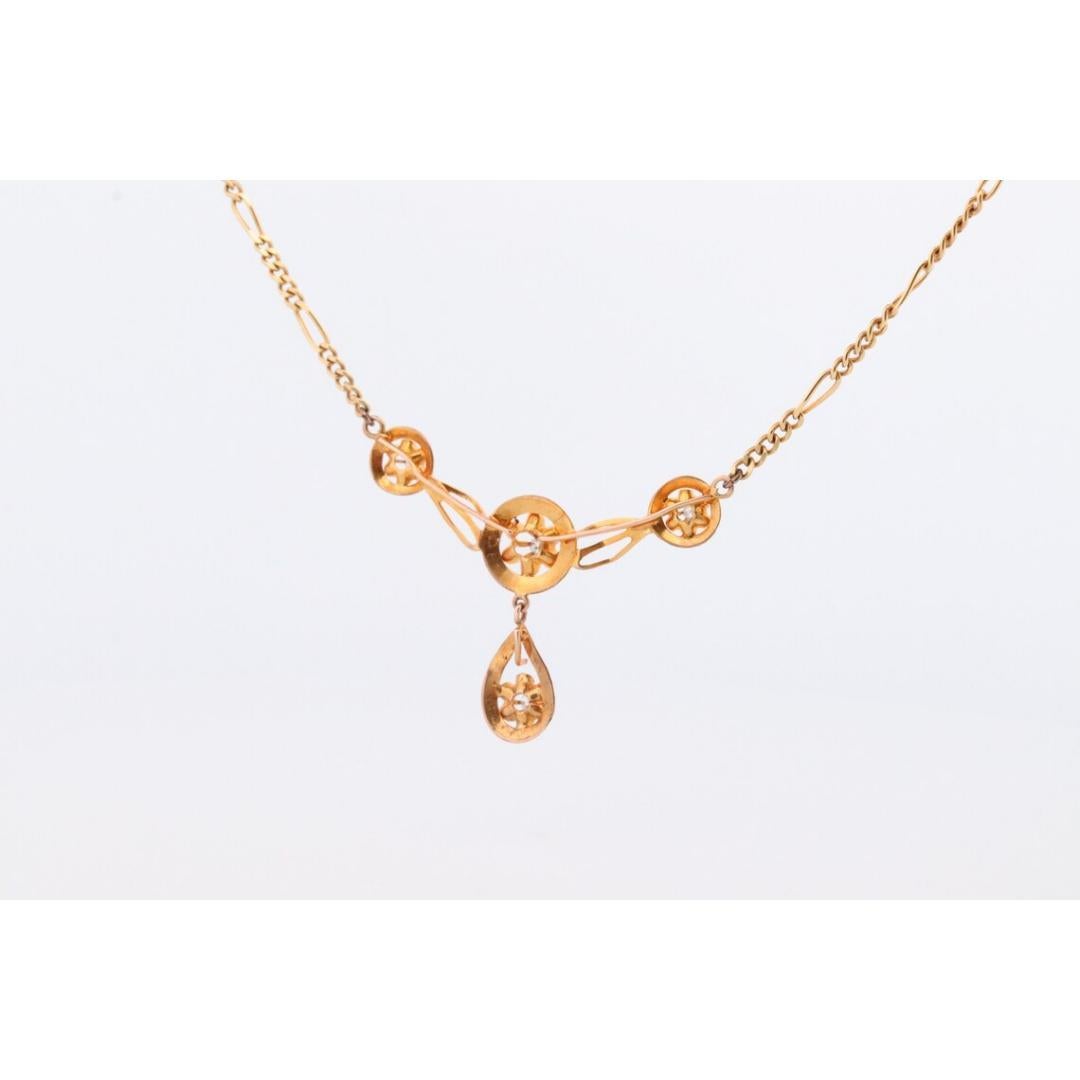 Lavallière pendante en or 14 carats avec un collier en forme de coupe de beurre serti de diamants en vente 2