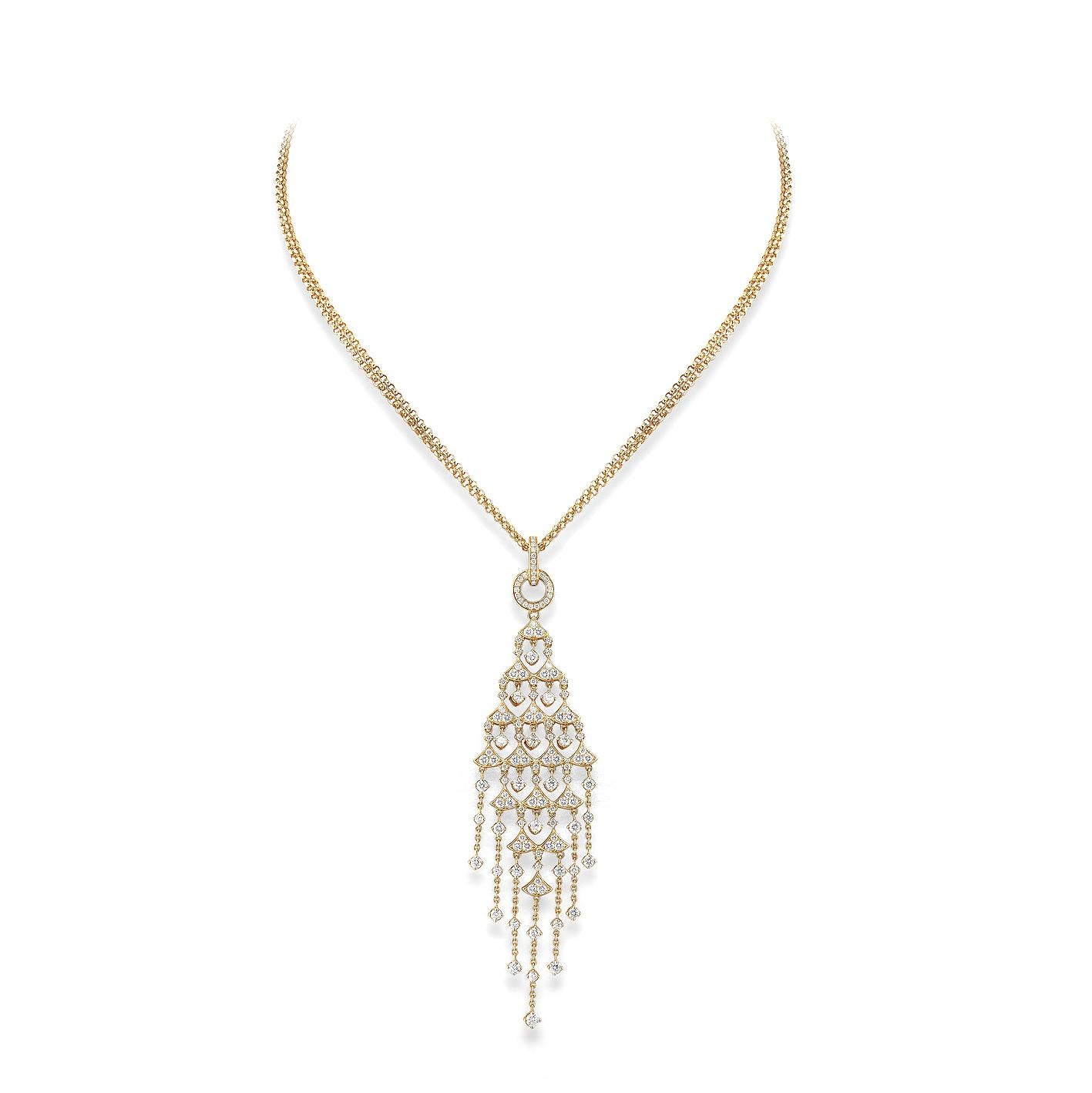 Pendente in oro giallo 18kt con 134 diamanti incastonati da 3,54 carati