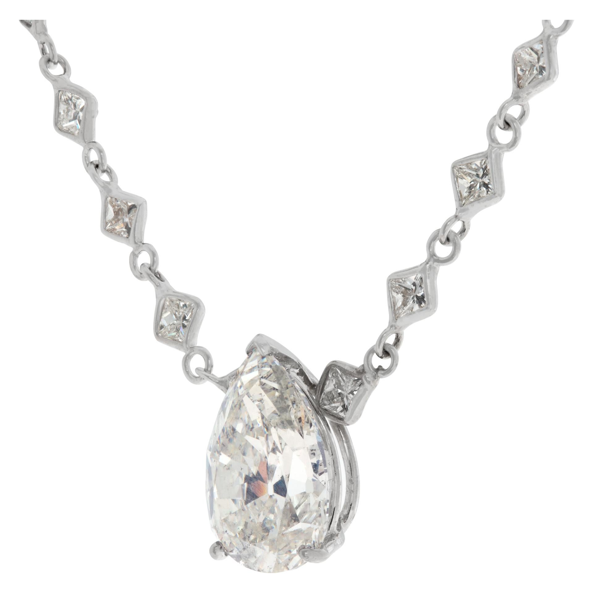 Diamond pendant necklace with GIA certified pear shaped princess cut diamonds In Excellent Condition For Sale In Surfside, FL