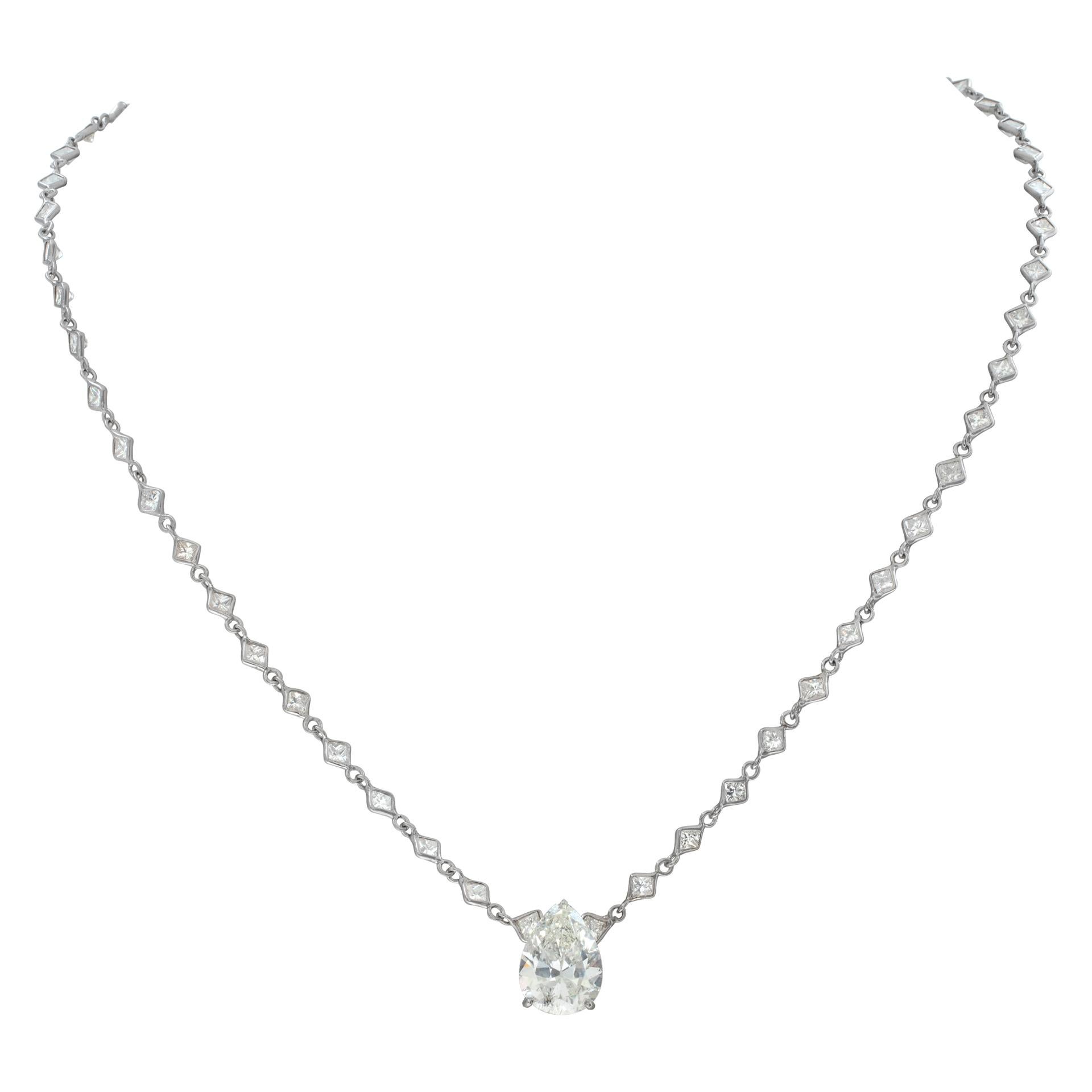 Diamond pendant necklace with GIA certified pear shaped princess cut diamonds For Sale
