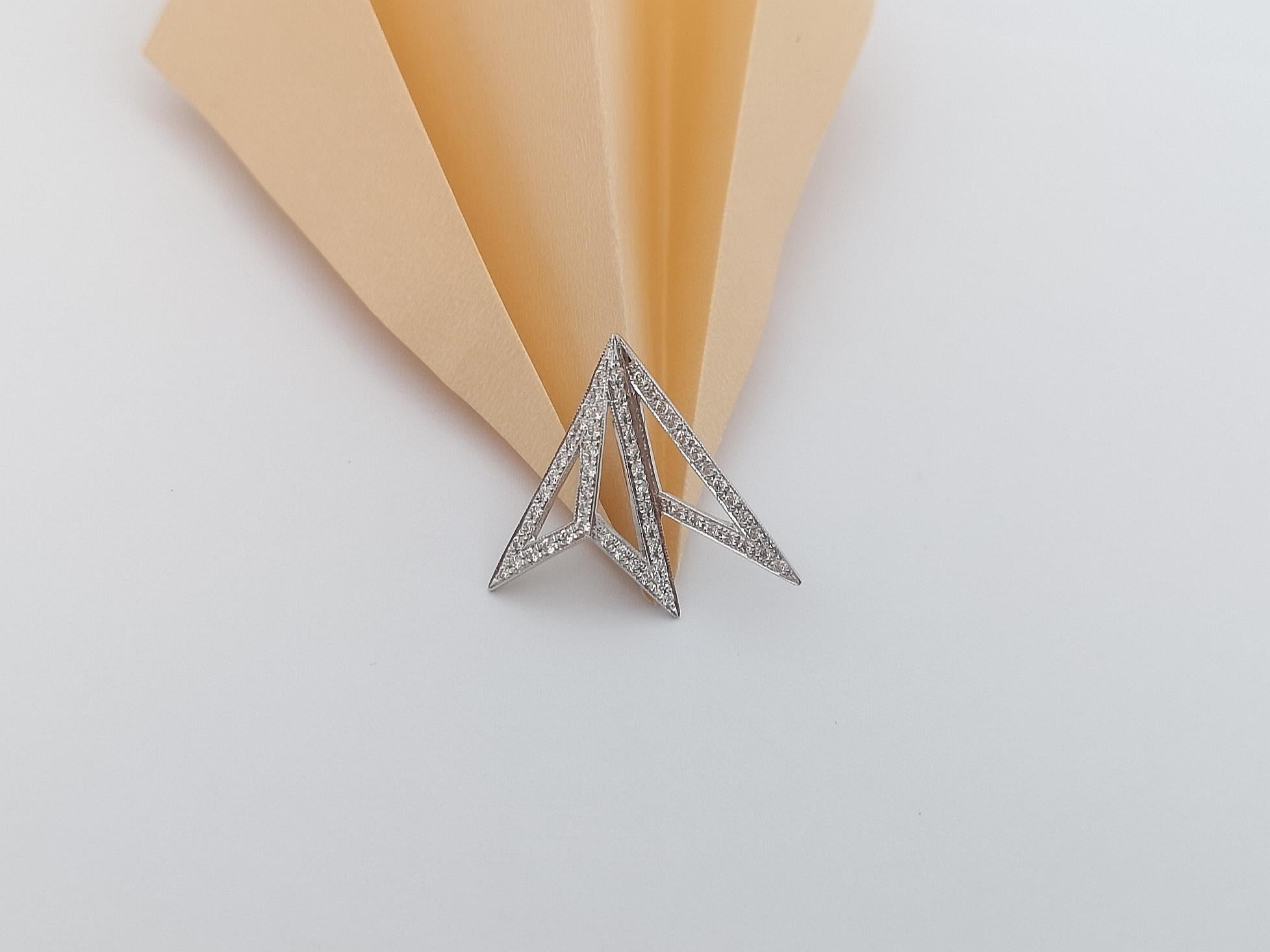 Diamond Pendant Set in 18 Karat White Gold Settings by Kavant & Sharart For Sale 5
