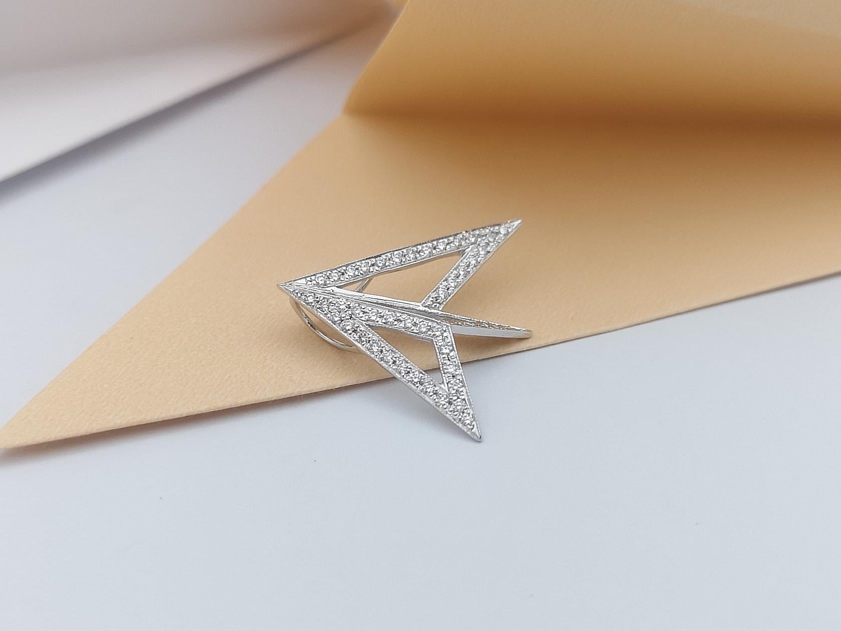 Diamond Pendant Set in 18 Karat White Gold Settings by Kavant & Sharart For Sale 2