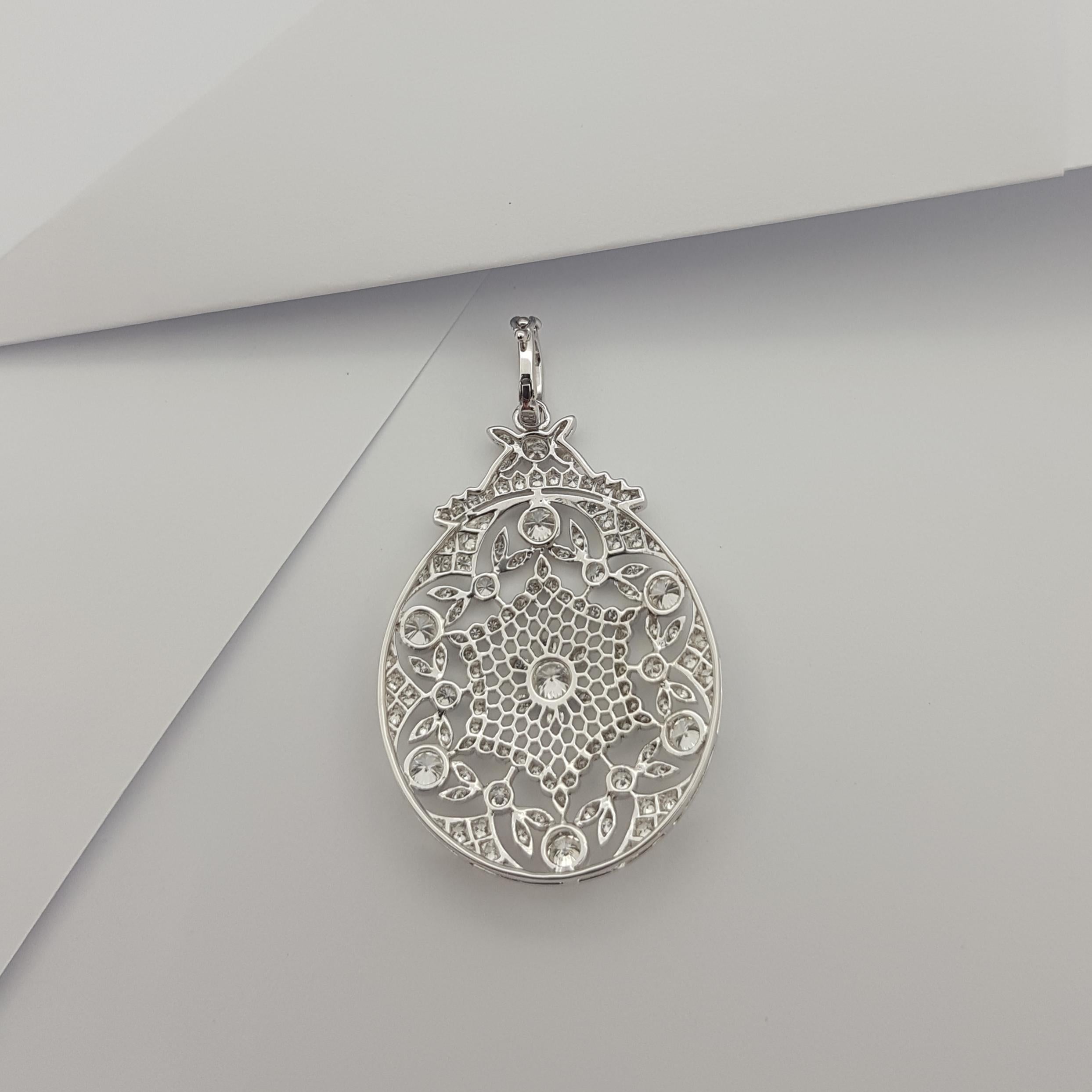 Pendentif en diamant serti dans des montures en or blanc 18 carats en vente 4