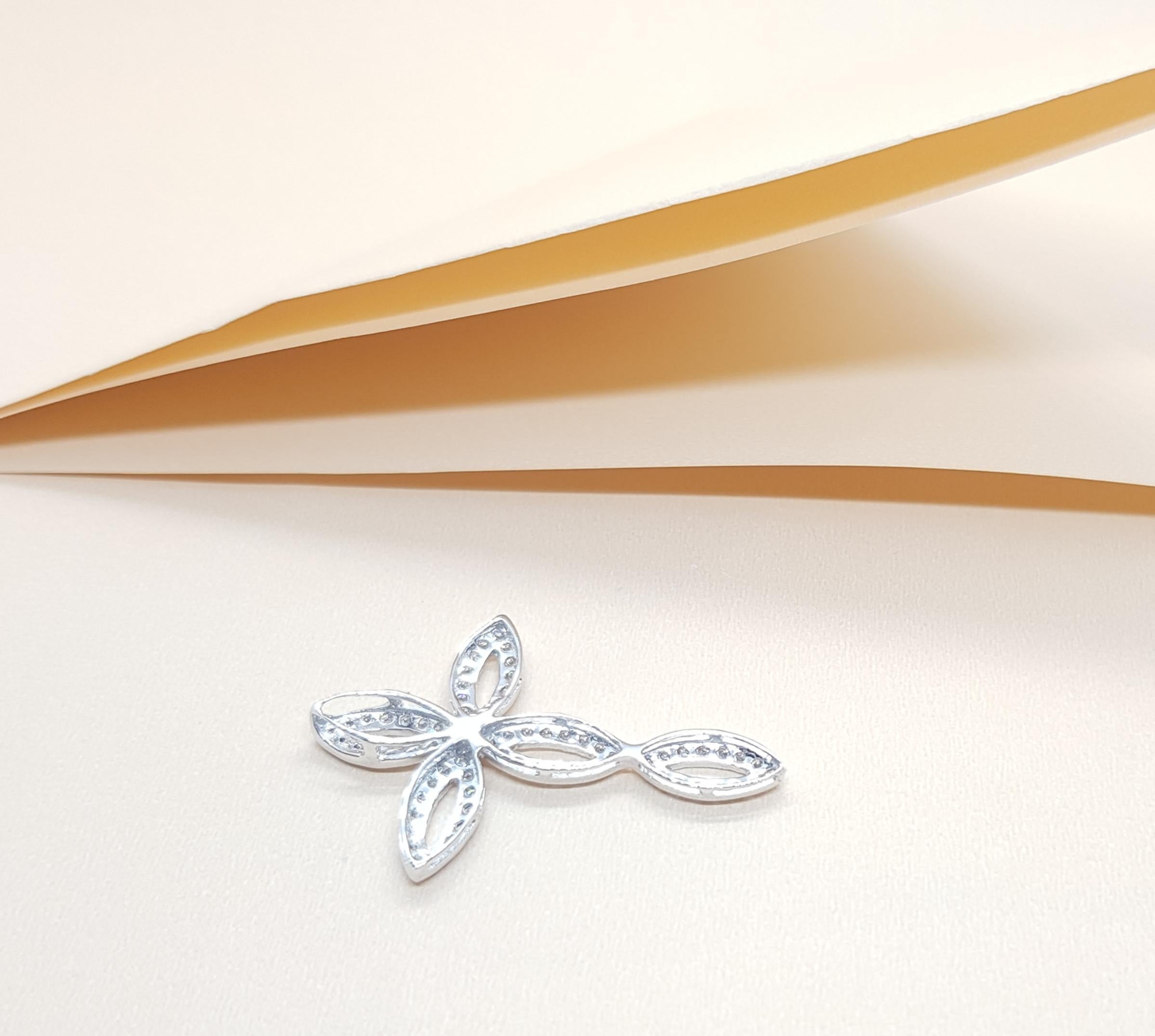 Brilliant Cut Diamond  Pendant Set in 18 Karat White Gold Settings For Sale