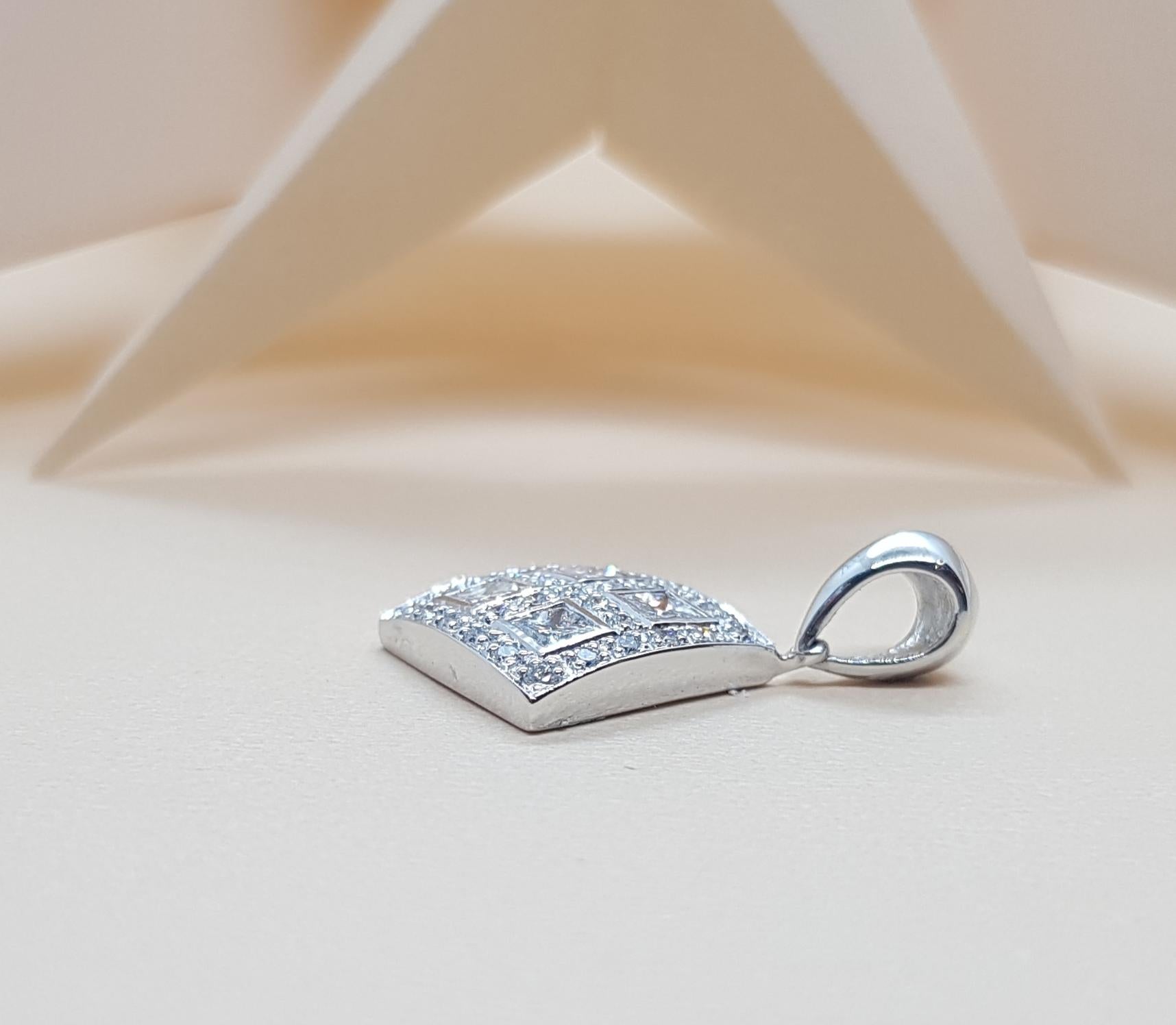 Women's or Men's Diamond Pendant Set in 18 Karat White Gold Settings For Sale