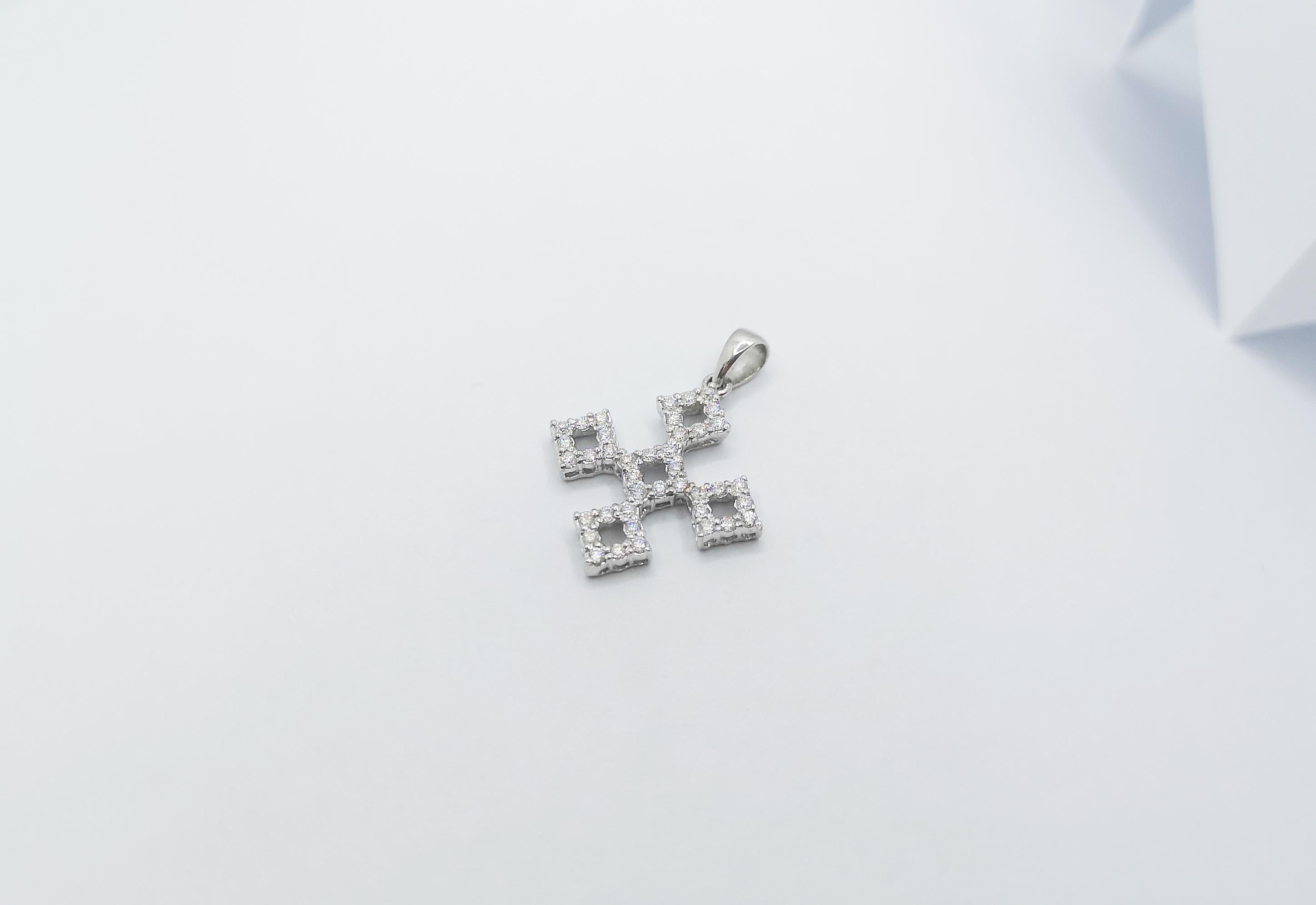 Pendentif en diamant serti dans des montures en or blanc 18 carats Unisexe en vente