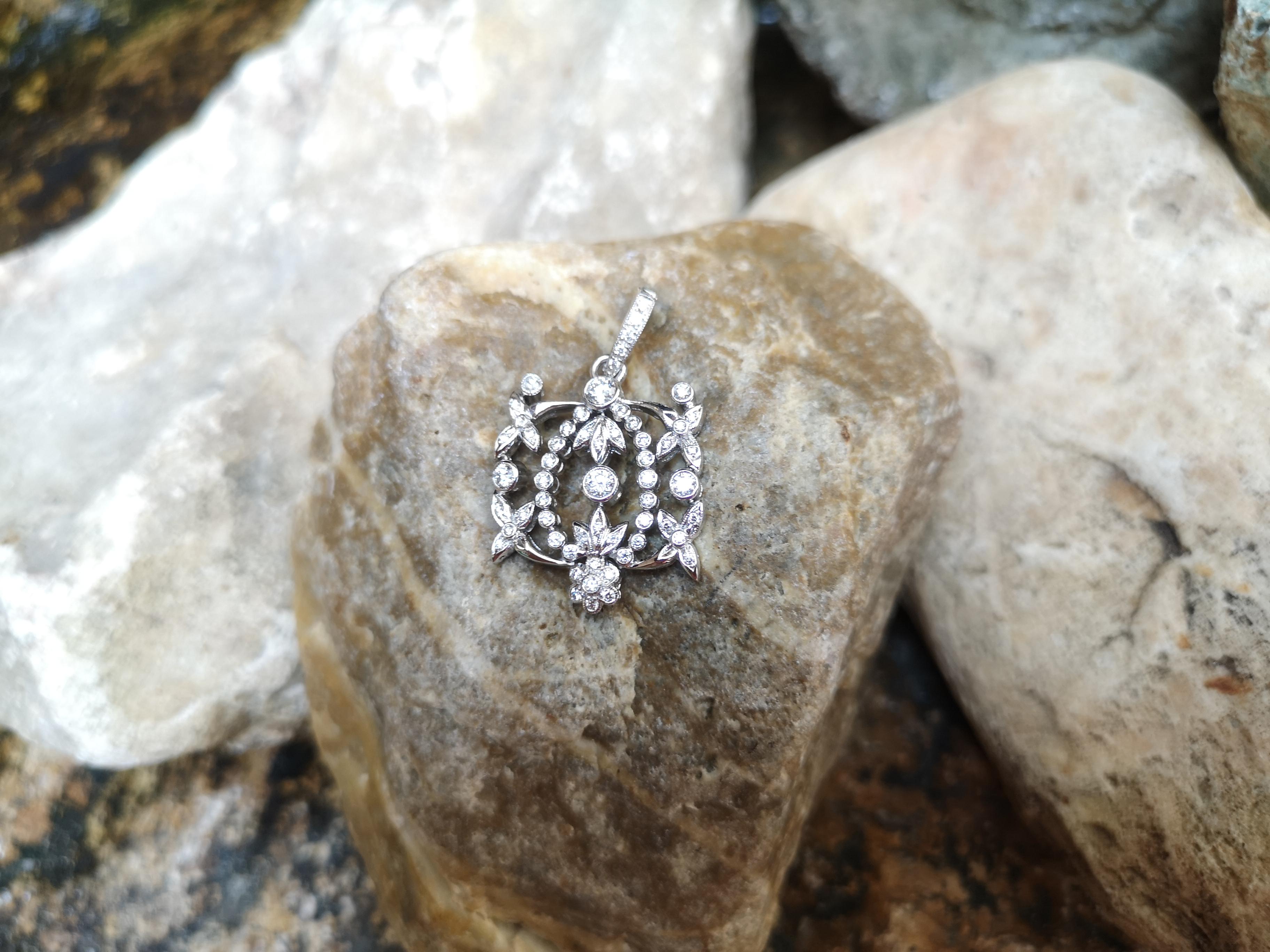 Ciondolo con diamante incastonato in oro bianco 18 carati in vendita 3