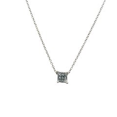 Colgante de diamantes engastado con diamantes de 0,20 ct en oro blanco de 9 ct