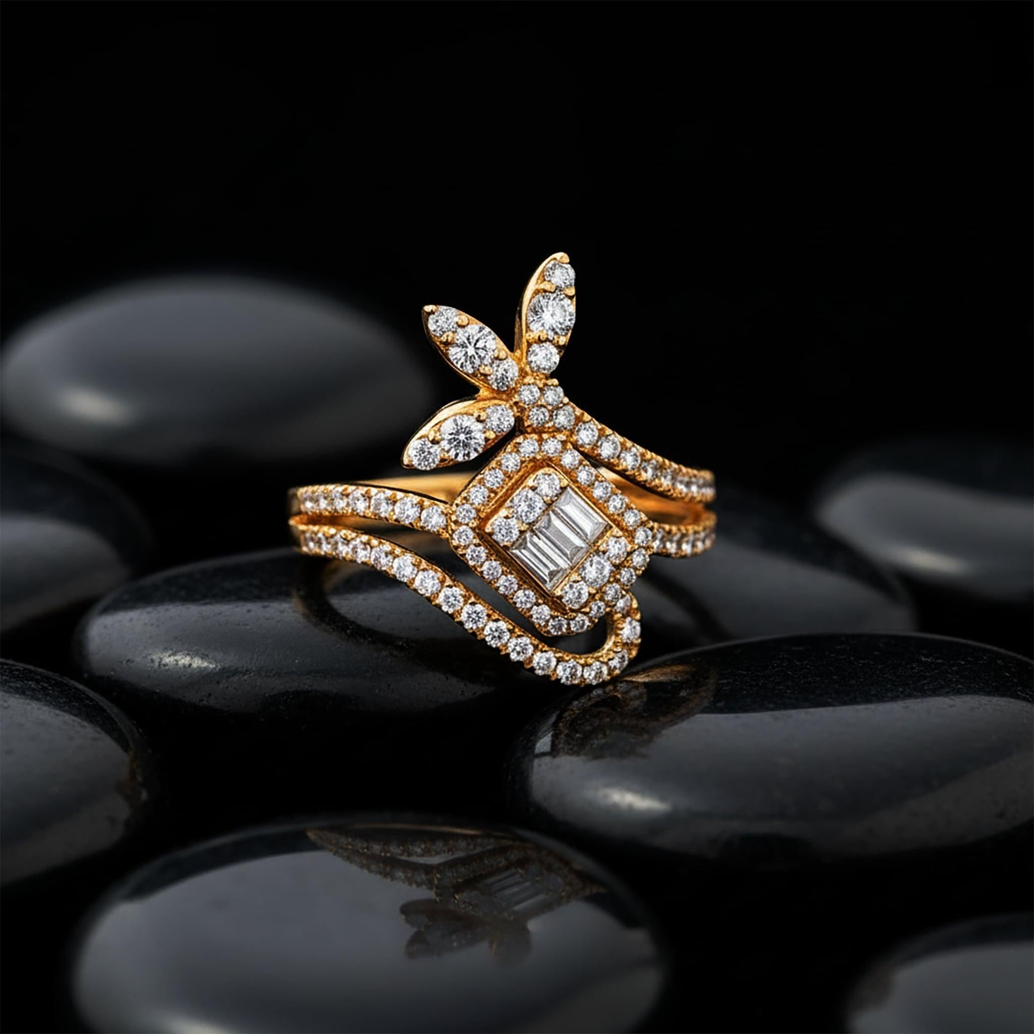 in vendita:  Anello centrale Baguette in oro 14k (o 18k su richiesta) con petali di diamante 3