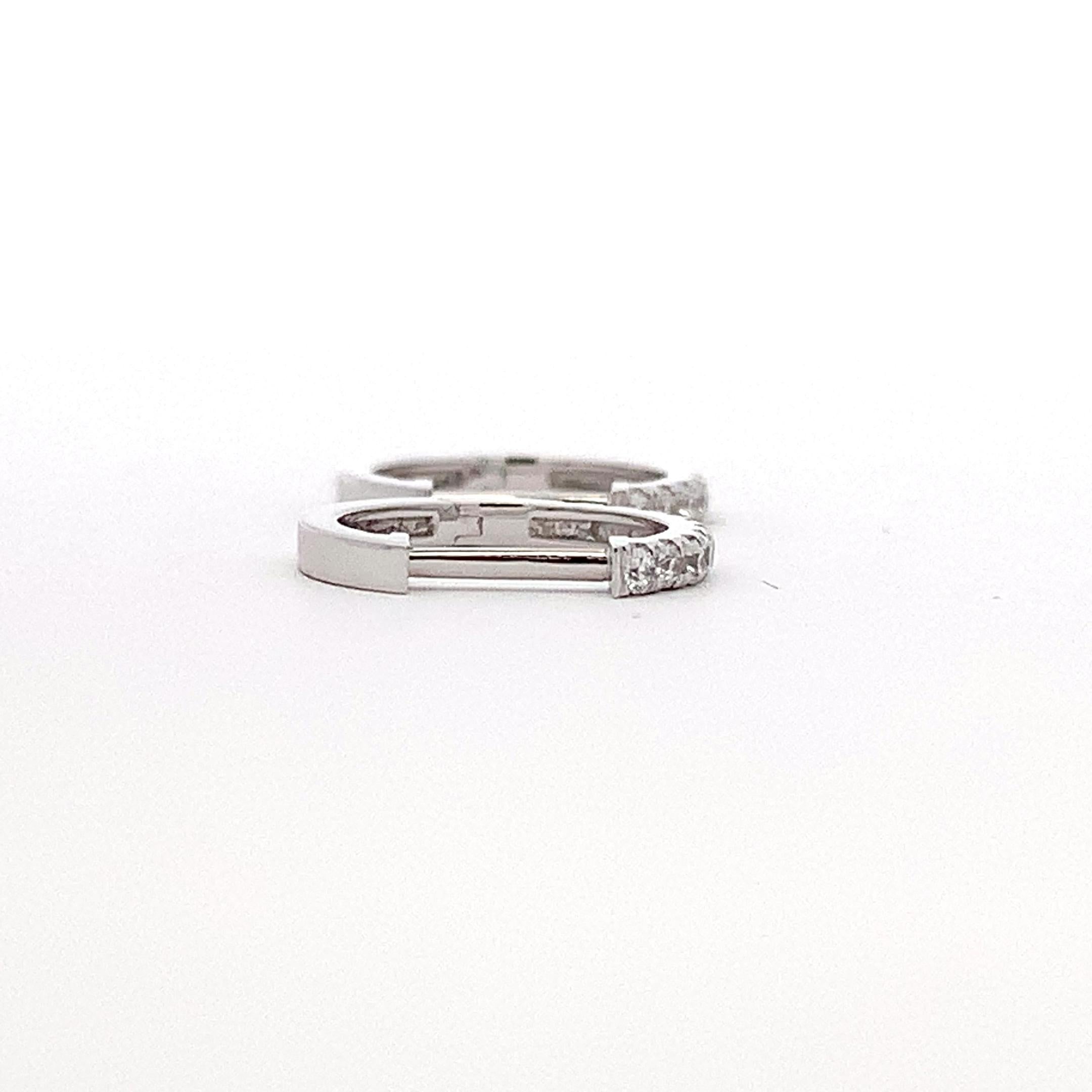 Diamond petit hoop huggie earrings 18k white gold For Sale 1